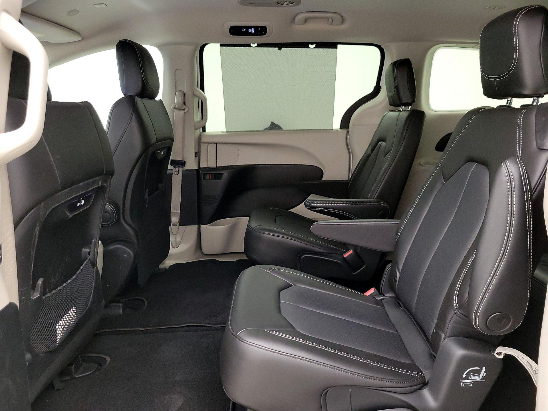 Thumbnail: 2023 Chrysler Pacifica - 19