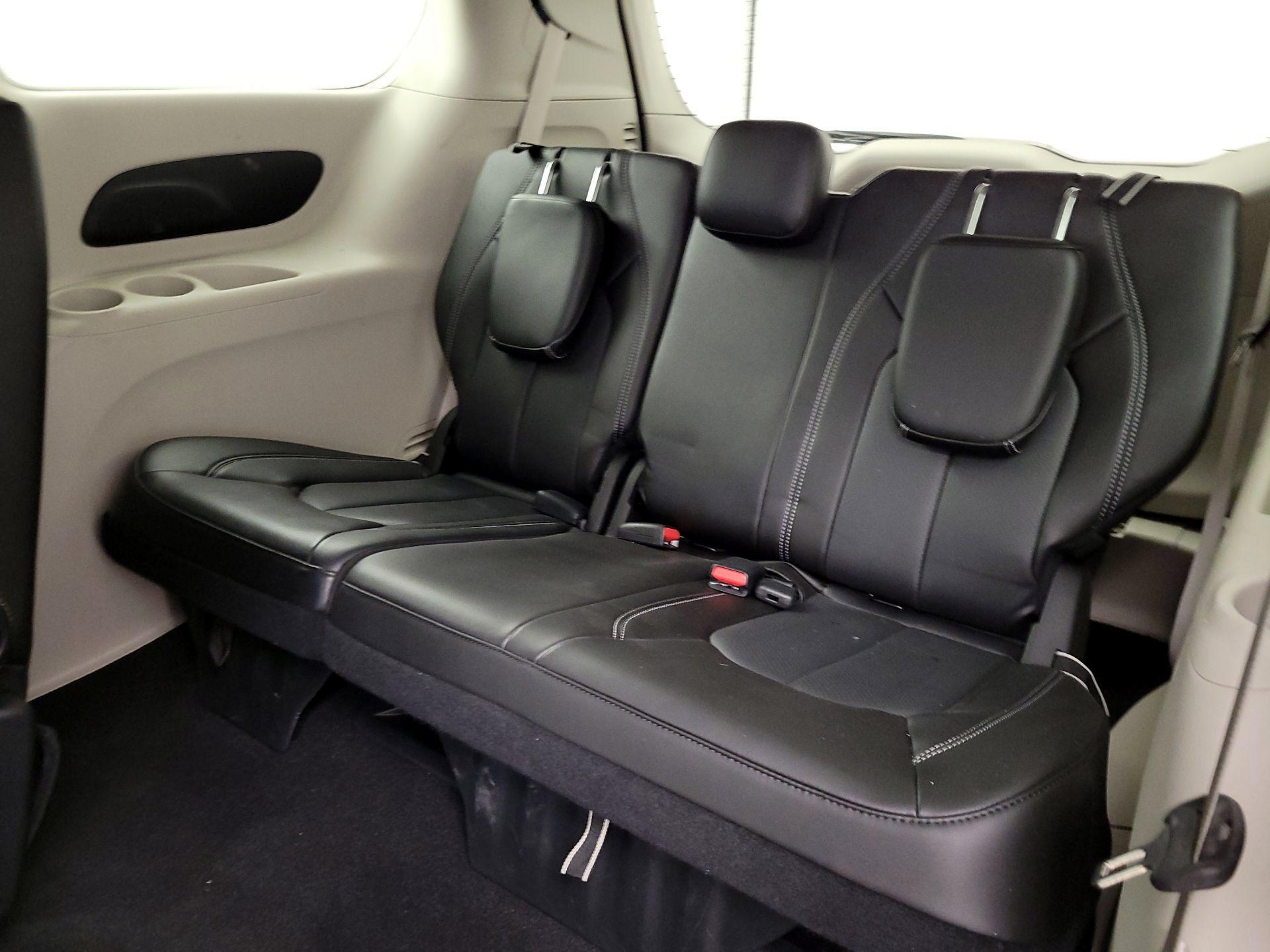 Thumbnail: 2023 Chrysler Pacifica - 20