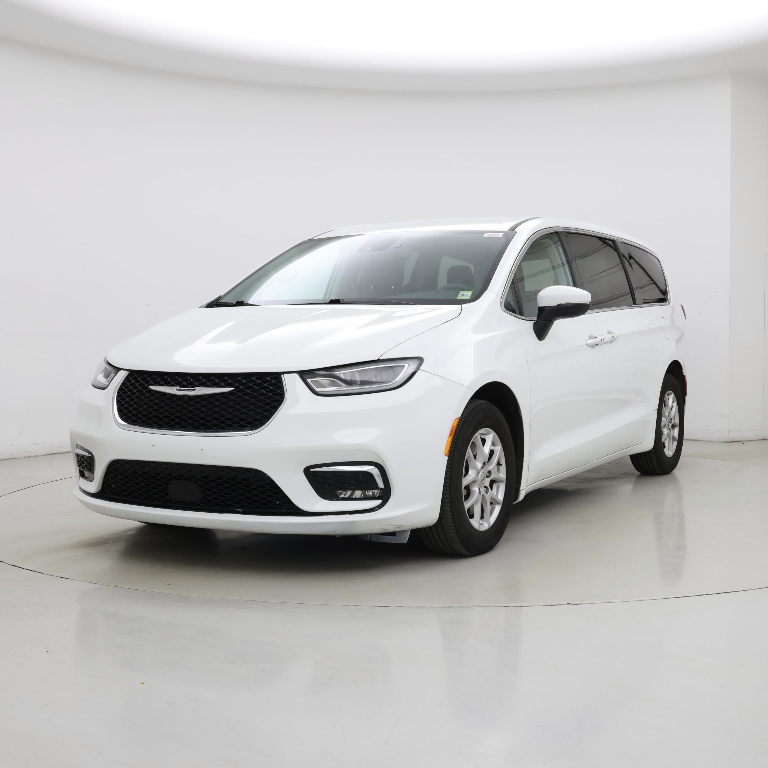 Thumbnail: 2023 Chrysler Pacifica - 4