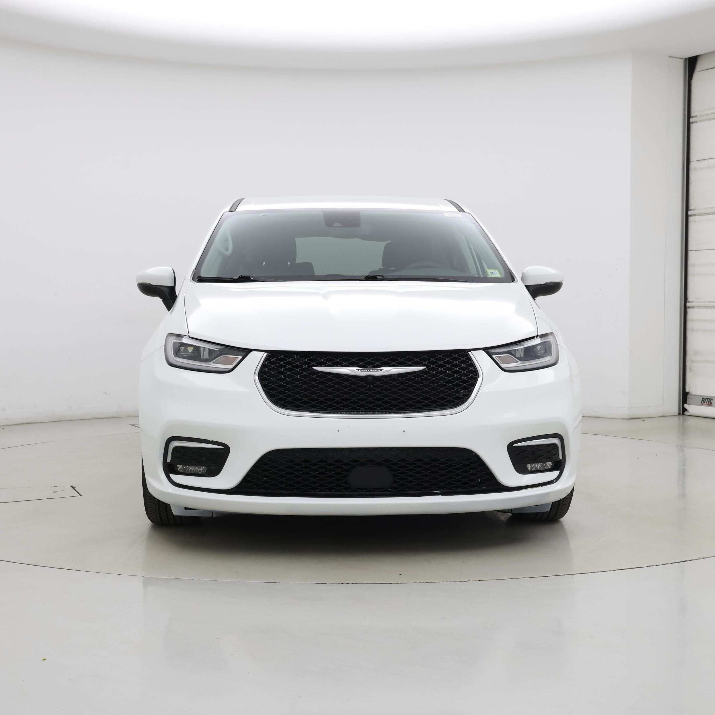 Thumbnail: 2023 Chrysler Pacifica - 5