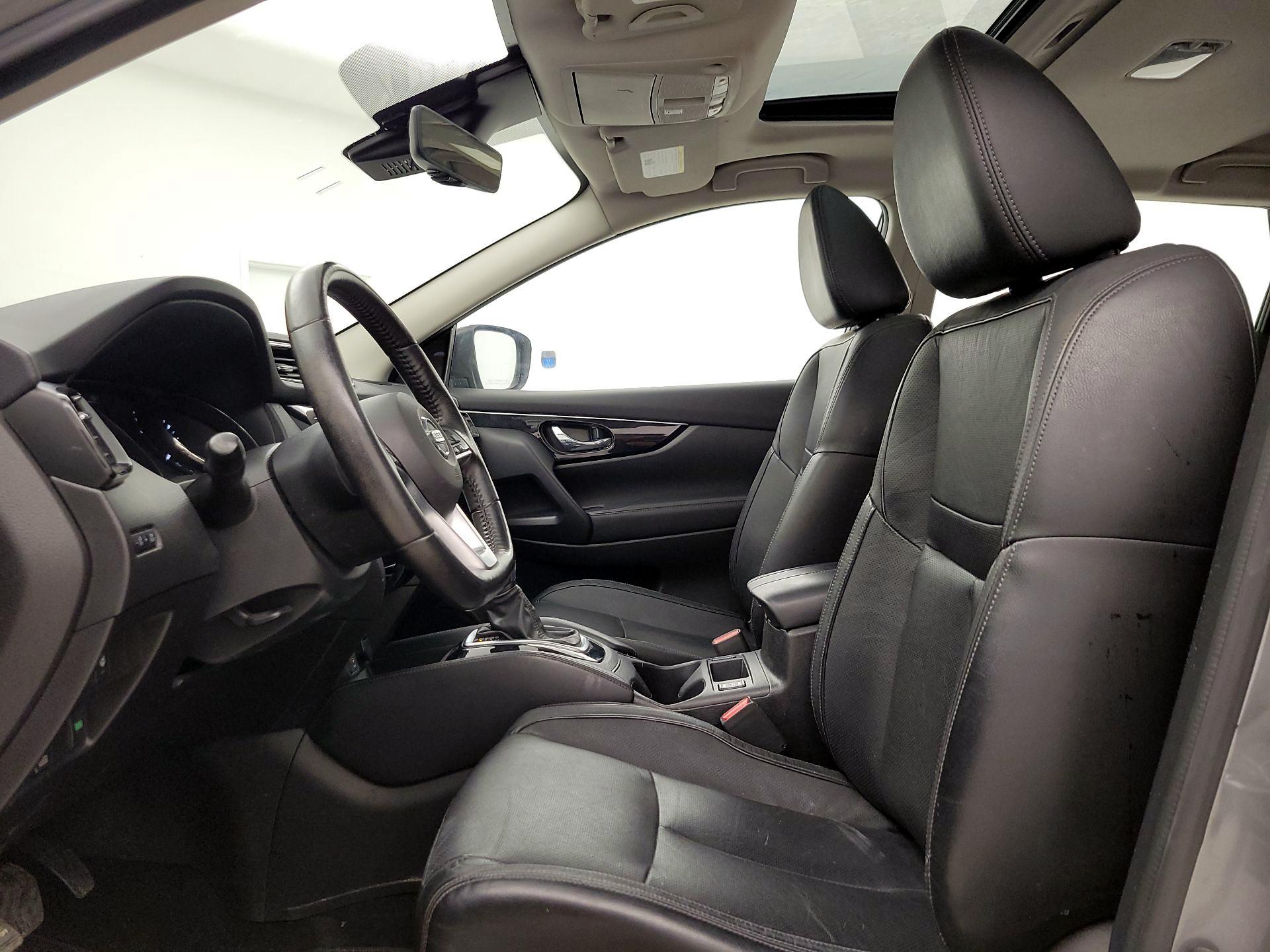 Thumbnail: 2017 Nissan Rogue Sport - 11