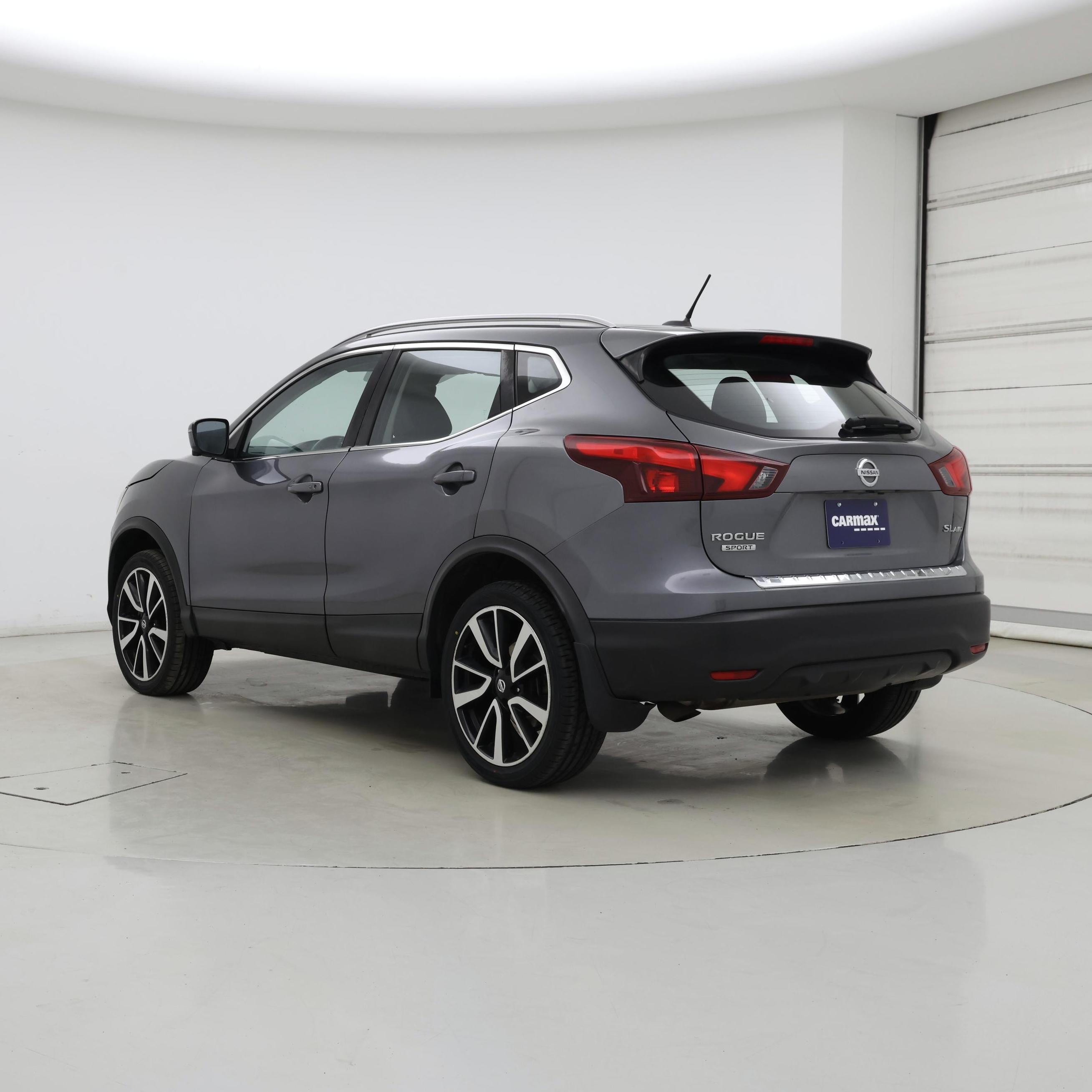Thumbnail: 2017 Nissan Rogue Sport - 2