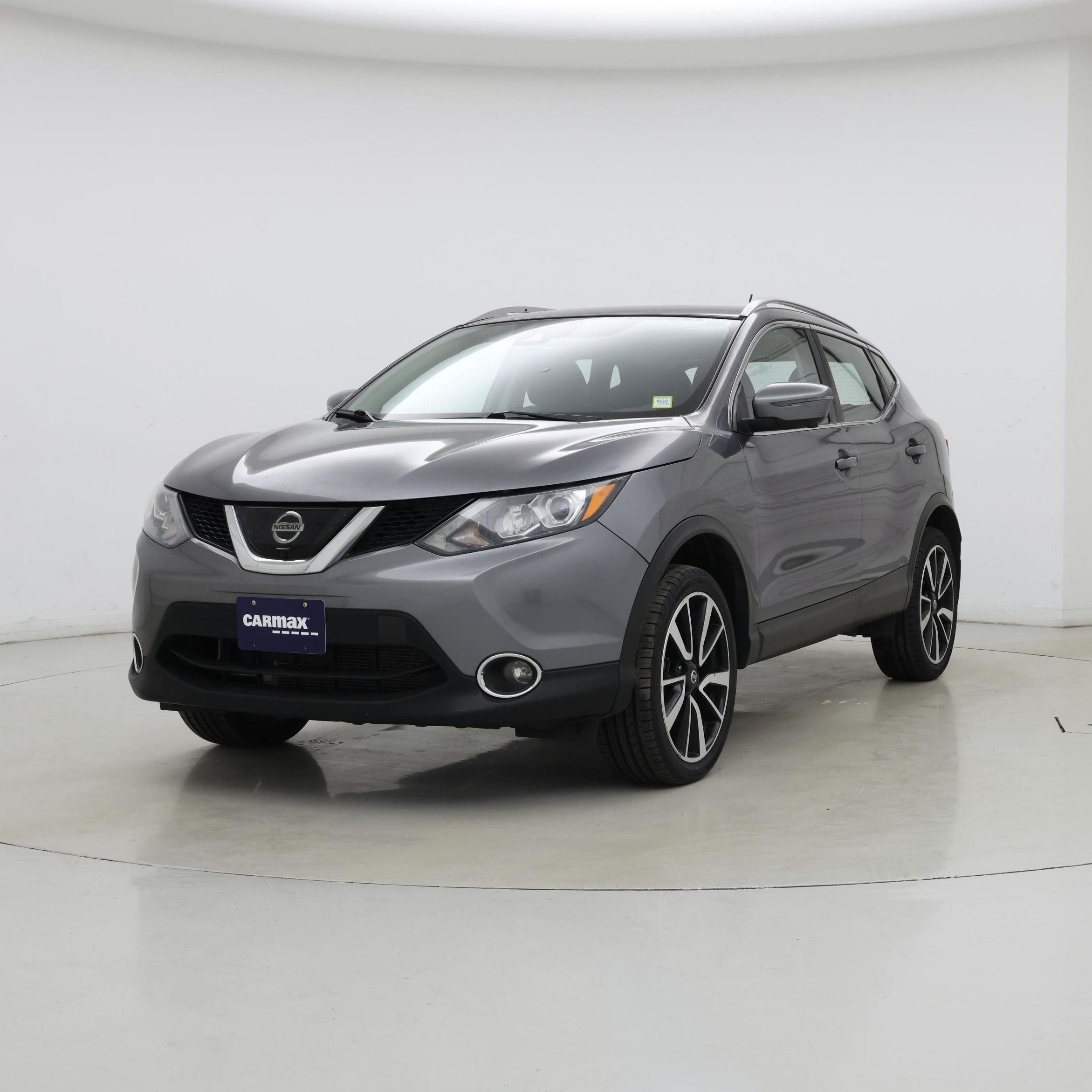 Thumbnail: 2017 Nissan Rogue Sport - 4
