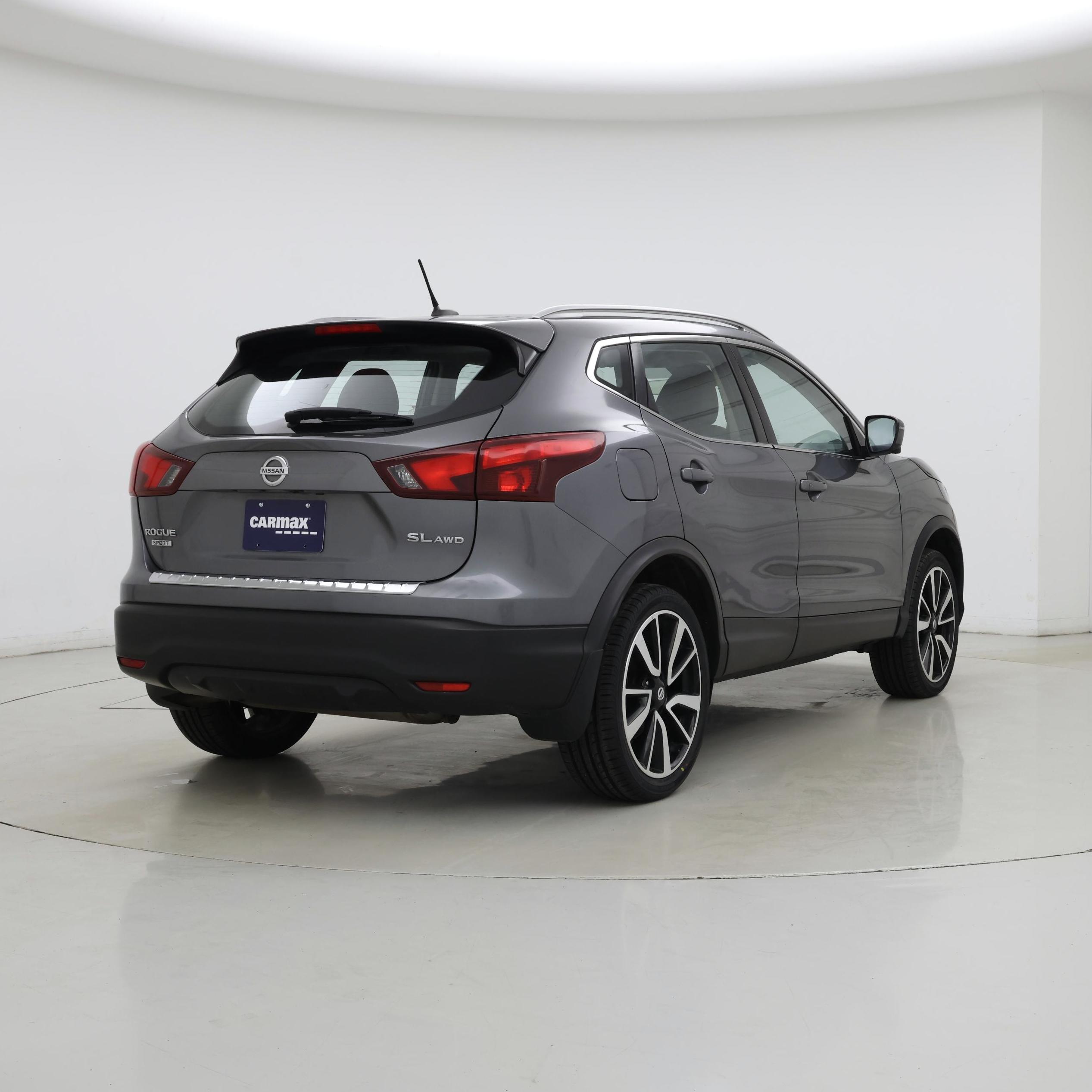Thumbnail: 2017 Nissan Rogue Sport - 8