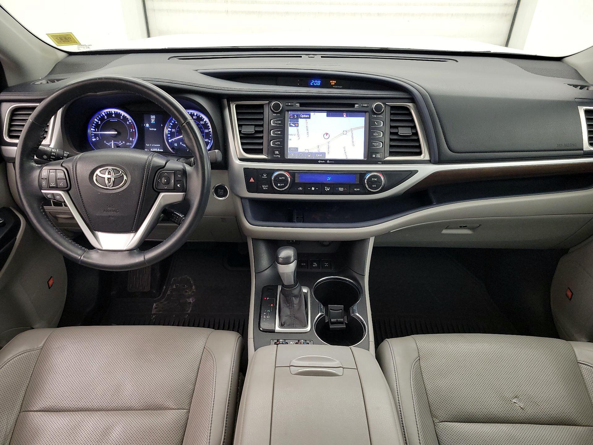 Thumbnail: 2014 Toyota Highlander - 9