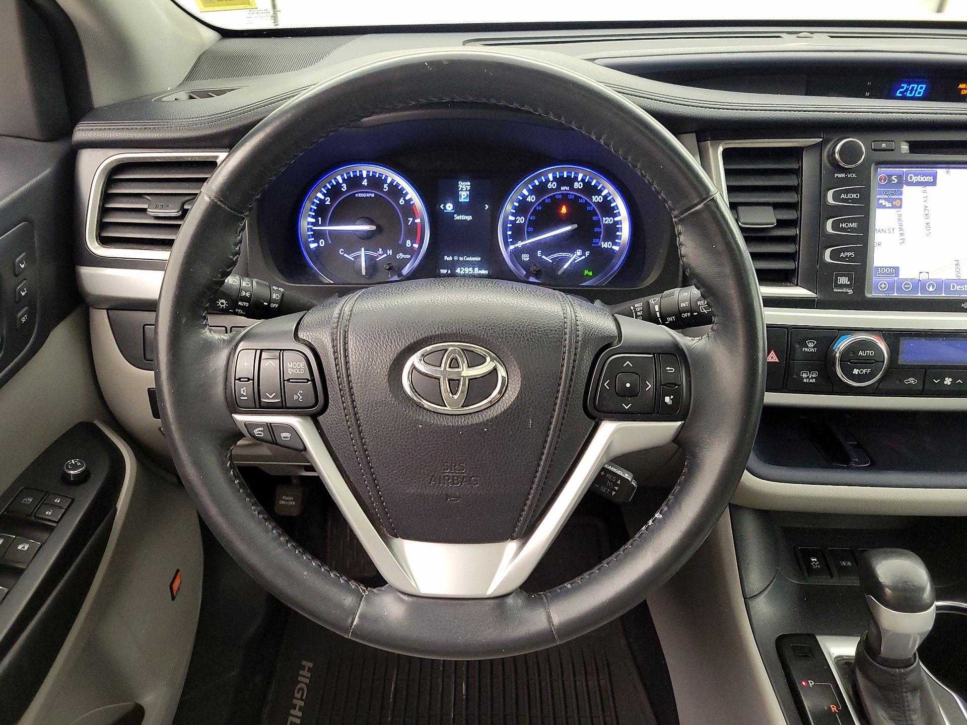 Thumbnail: 2014 Toyota Highlander - 10