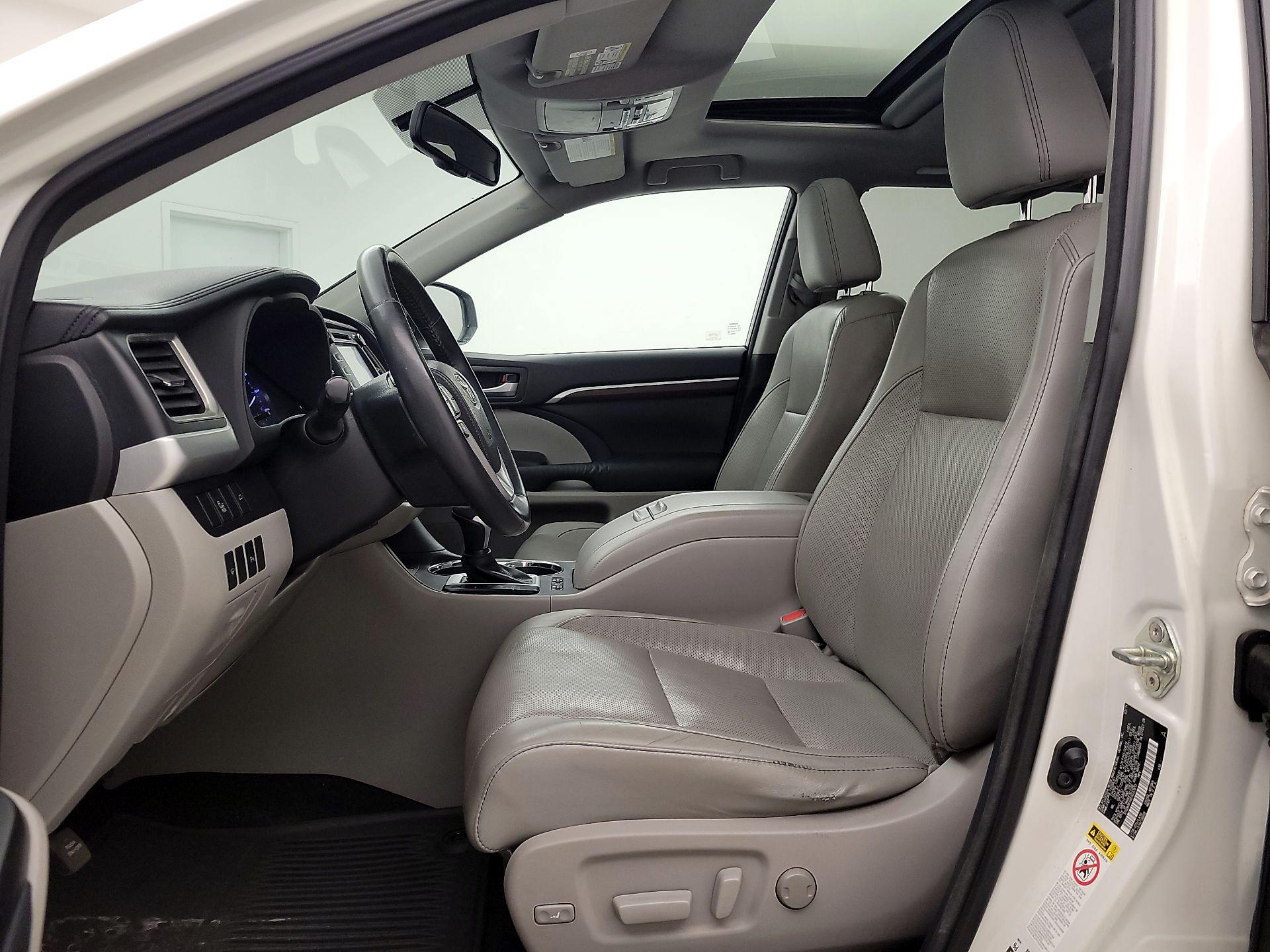 Thumbnail: 2014 Toyota Highlander - 11