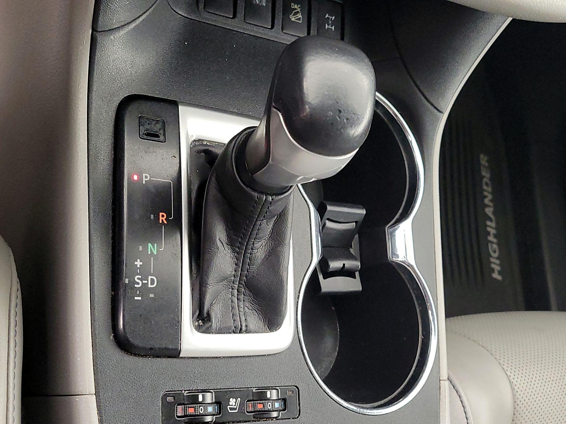 Thumbnail: 2014 Toyota Highlander - 18