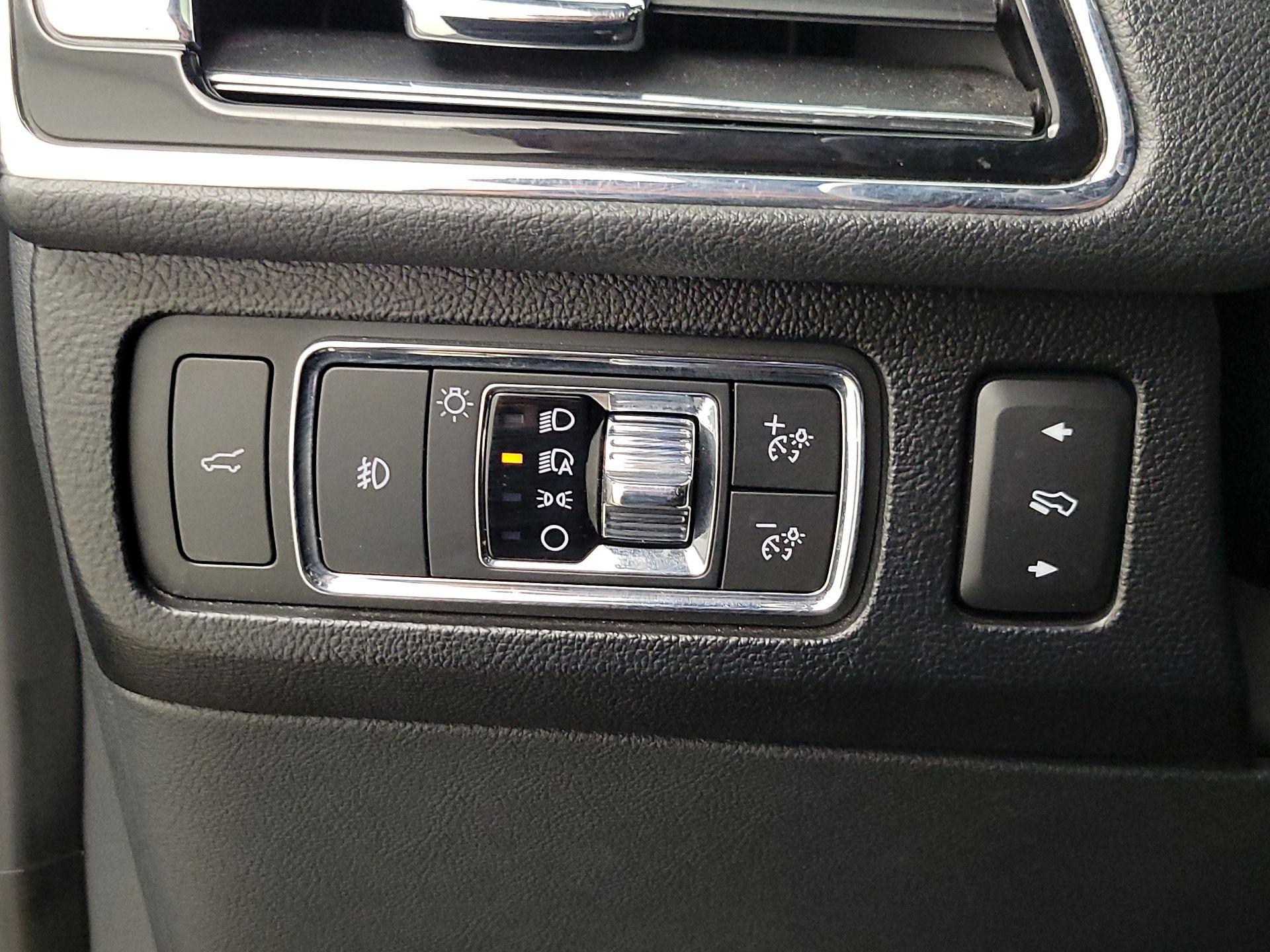 Thumbnail: 2022 Lincoln Navigator - 13