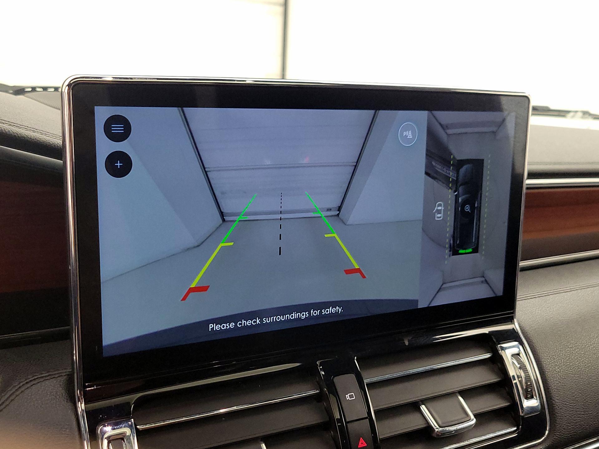 Thumbnail: 2022 Lincoln Navigator - 15