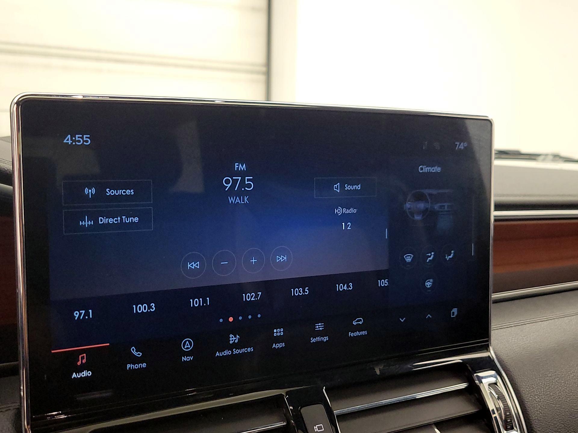 Thumbnail: 2022 Lincoln Navigator - 16