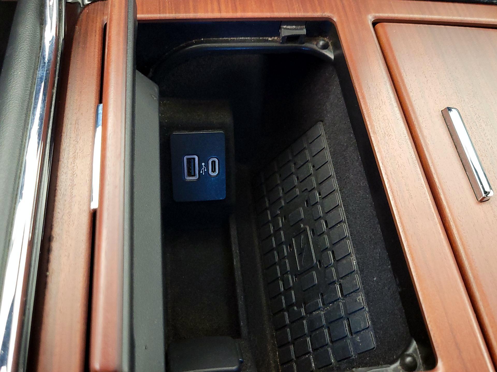 Thumbnail: 2022 Lincoln Navigator - 19