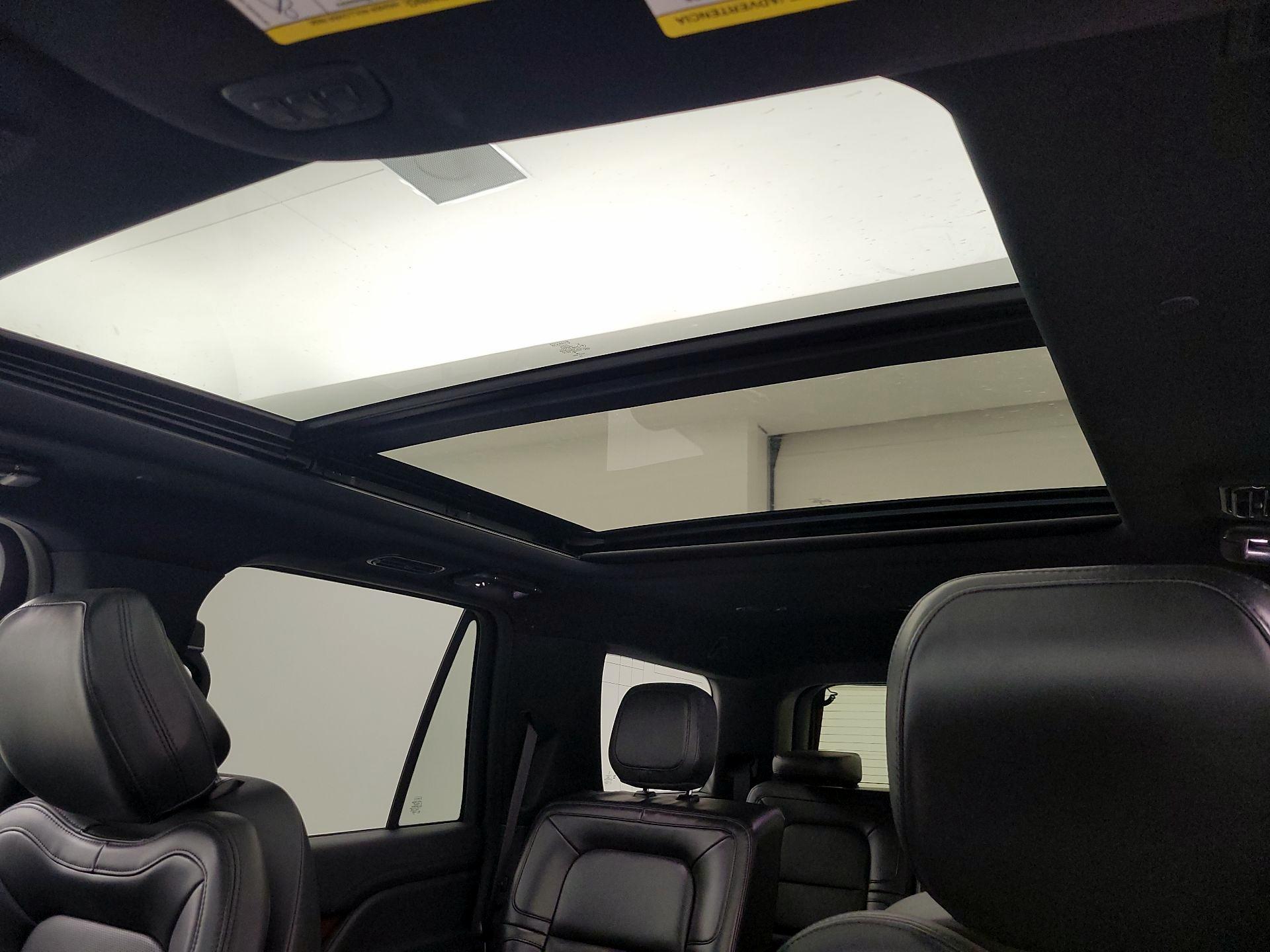 Thumbnail: 2022 Lincoln Navigator - 20