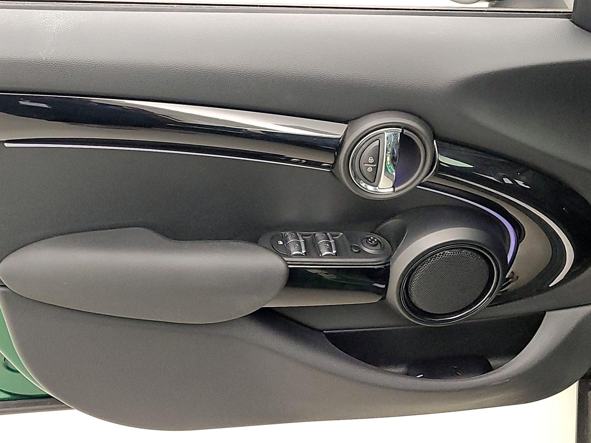 Thumbnail: 2022 MINI Cooper Hardtop - 12
