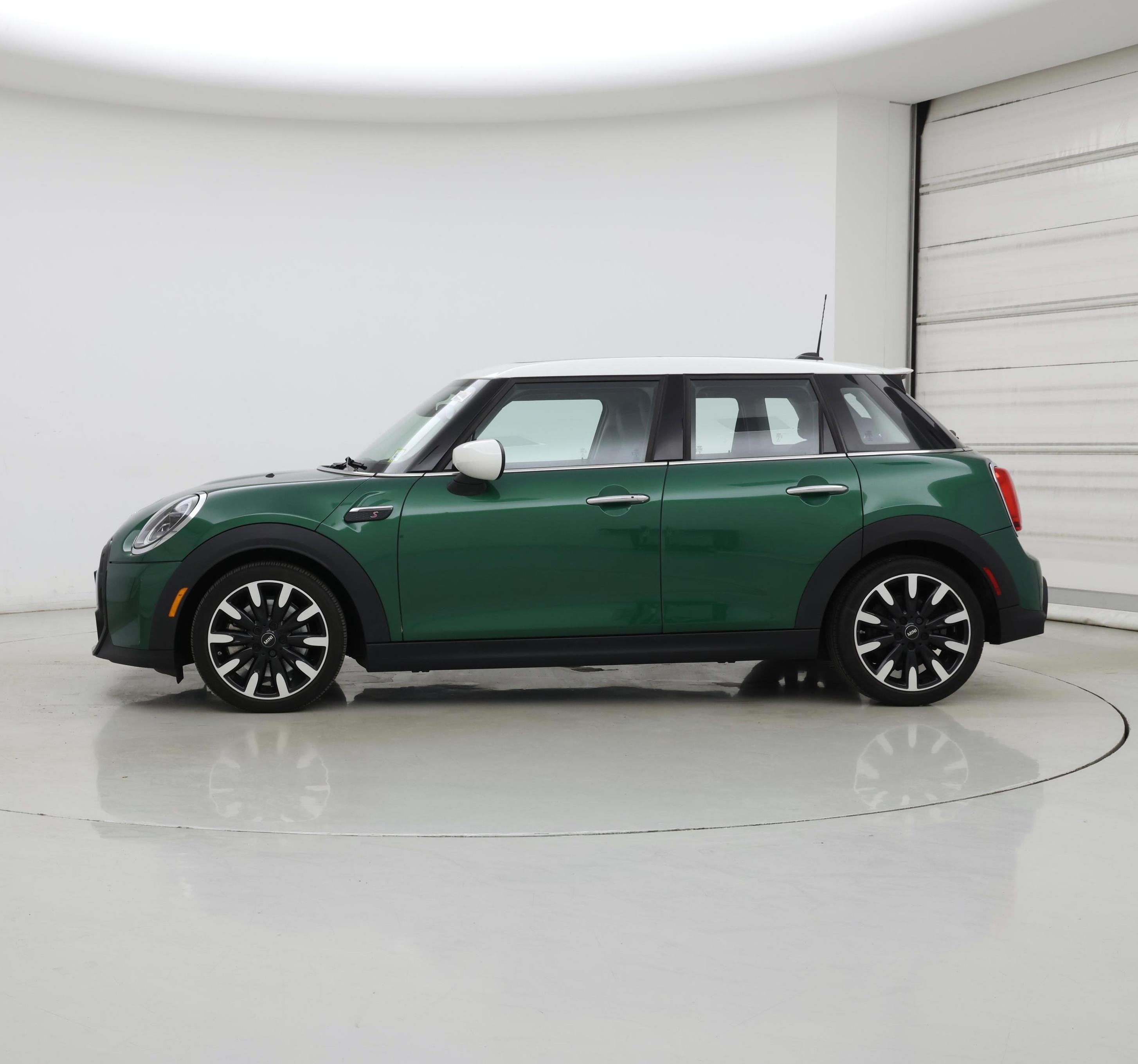 Thumbnail: 2022 MINI Cooper Hardtop - 3