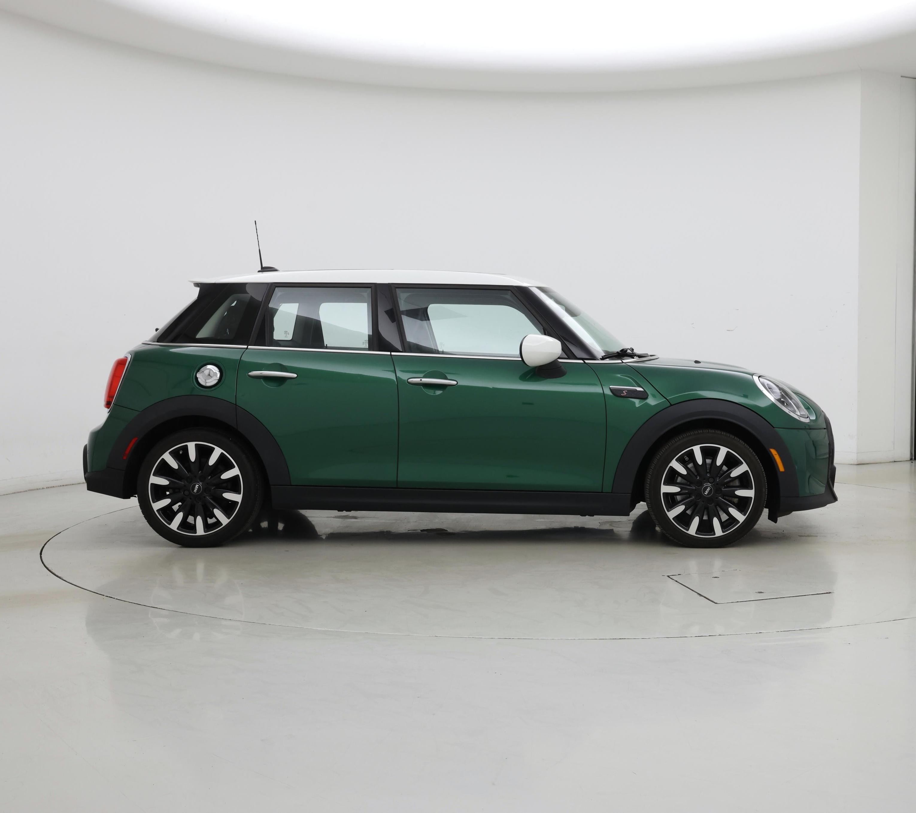 Thumbnail: 2022 MINI Cooper Hardtop - 7