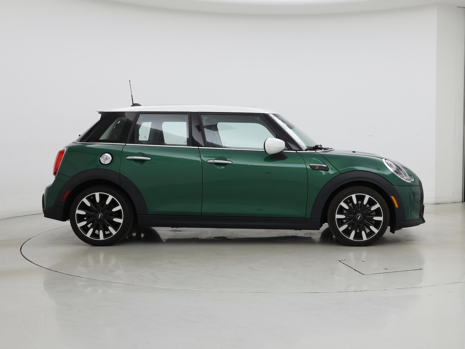 2022 MINI Hardtop 4 Door S - Photo 8