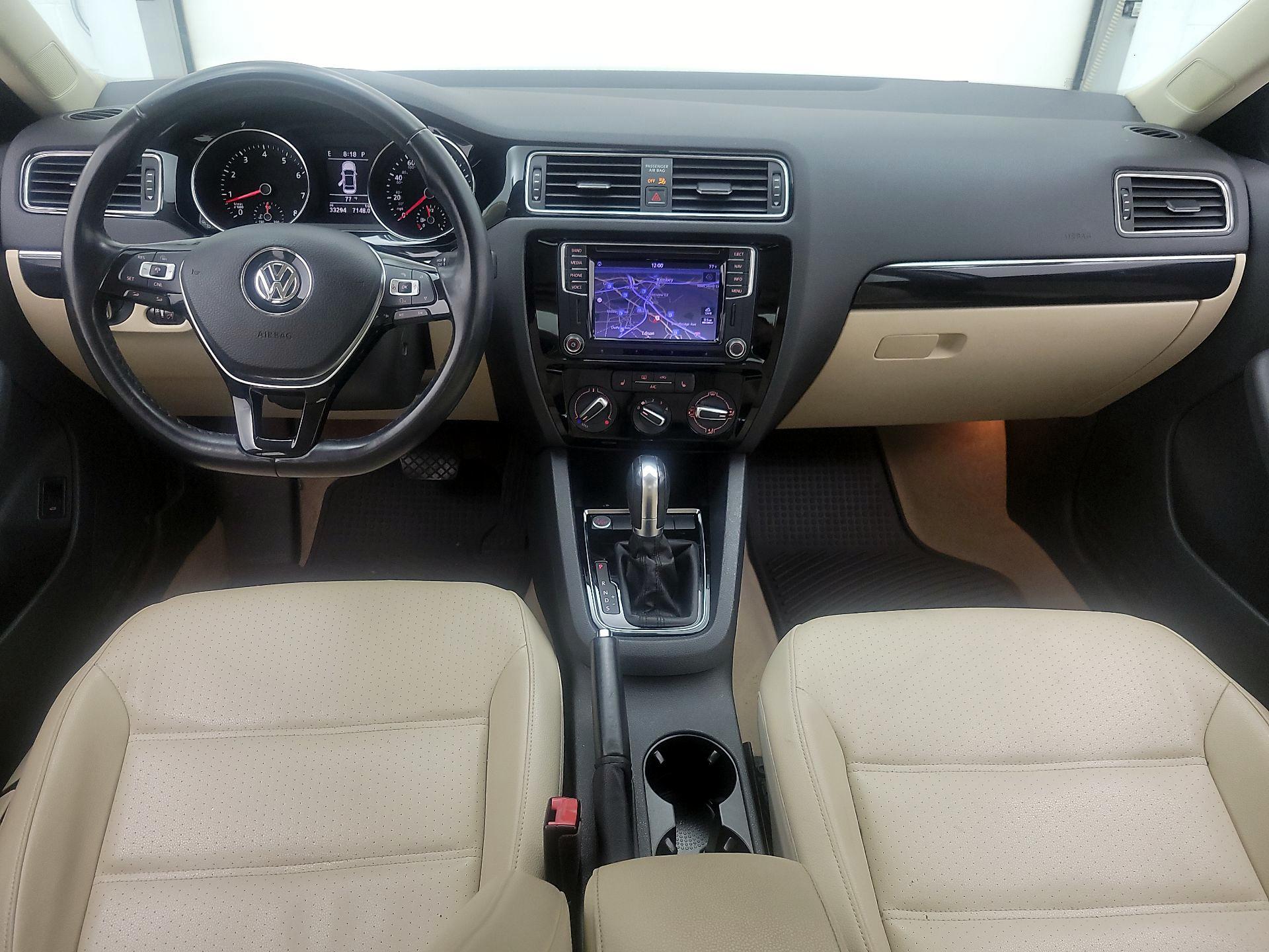 Thumbnail: 2016 Volkswagen Jetta - 9