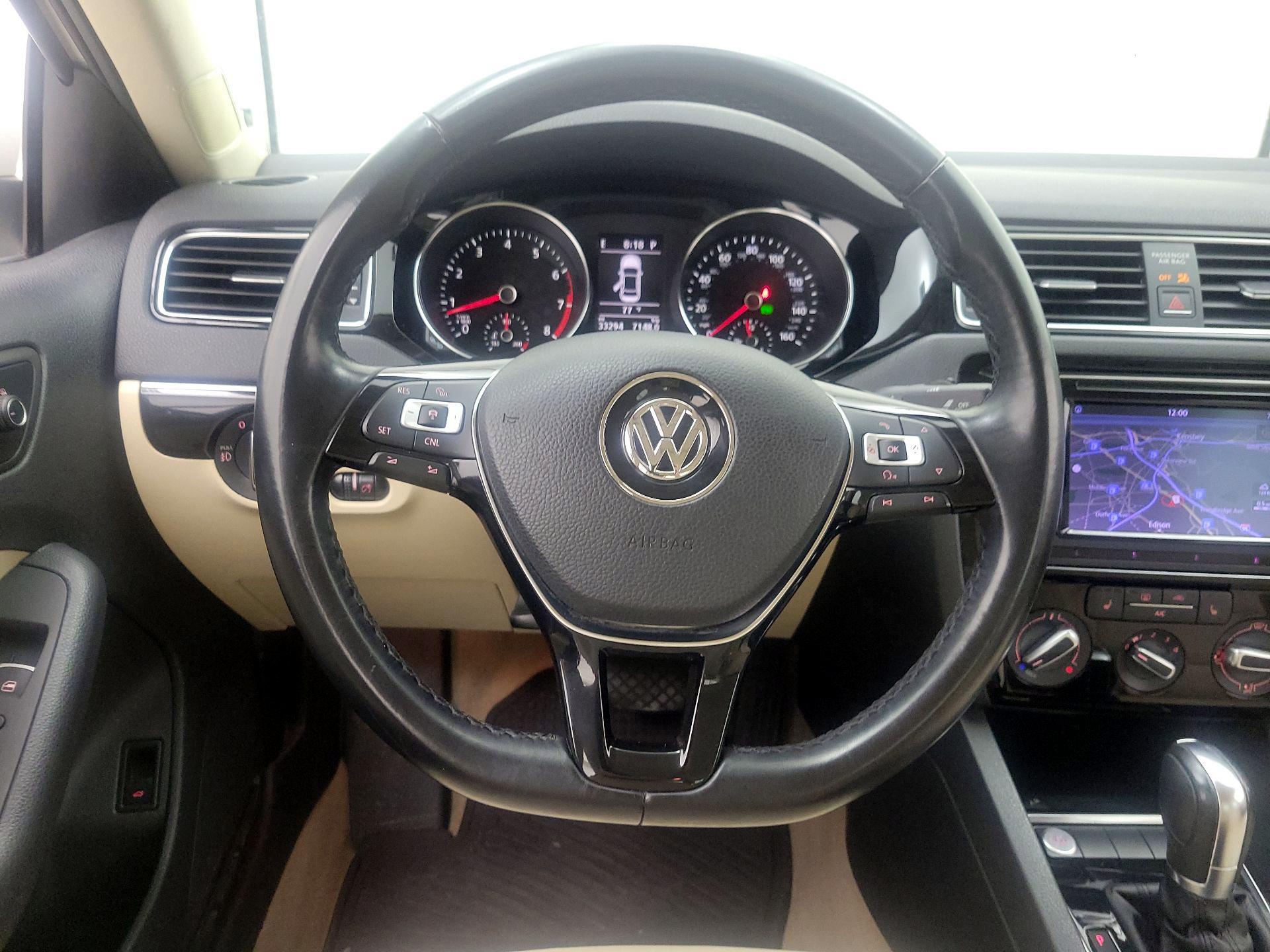 Thumbnail: 2016 Volkswagen Jetta - 10
