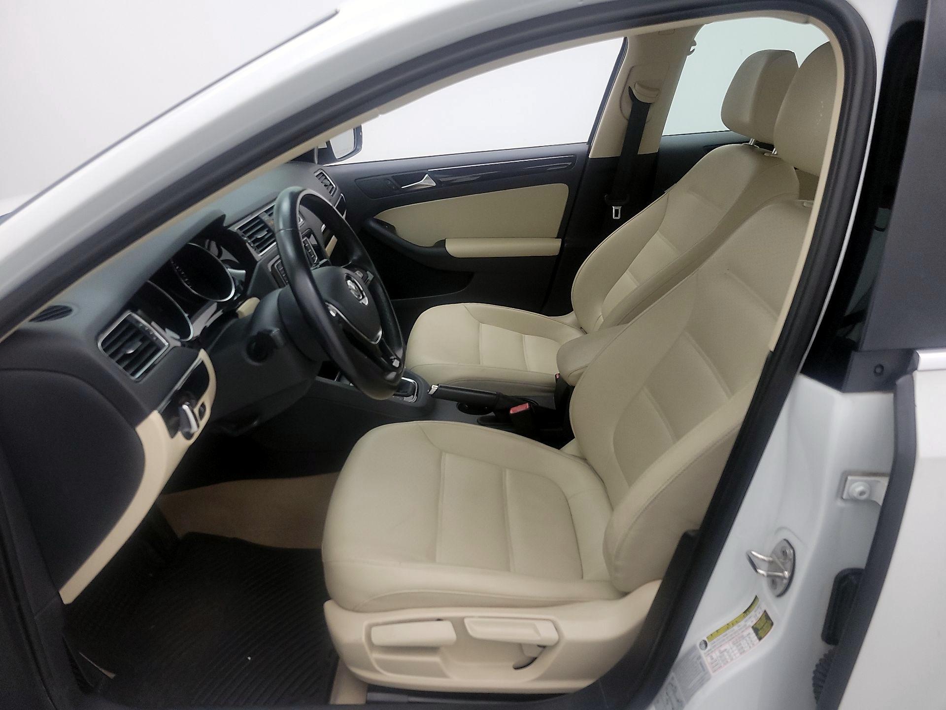 Thumbnail: 2016 Volkswagen Jetta - 11
