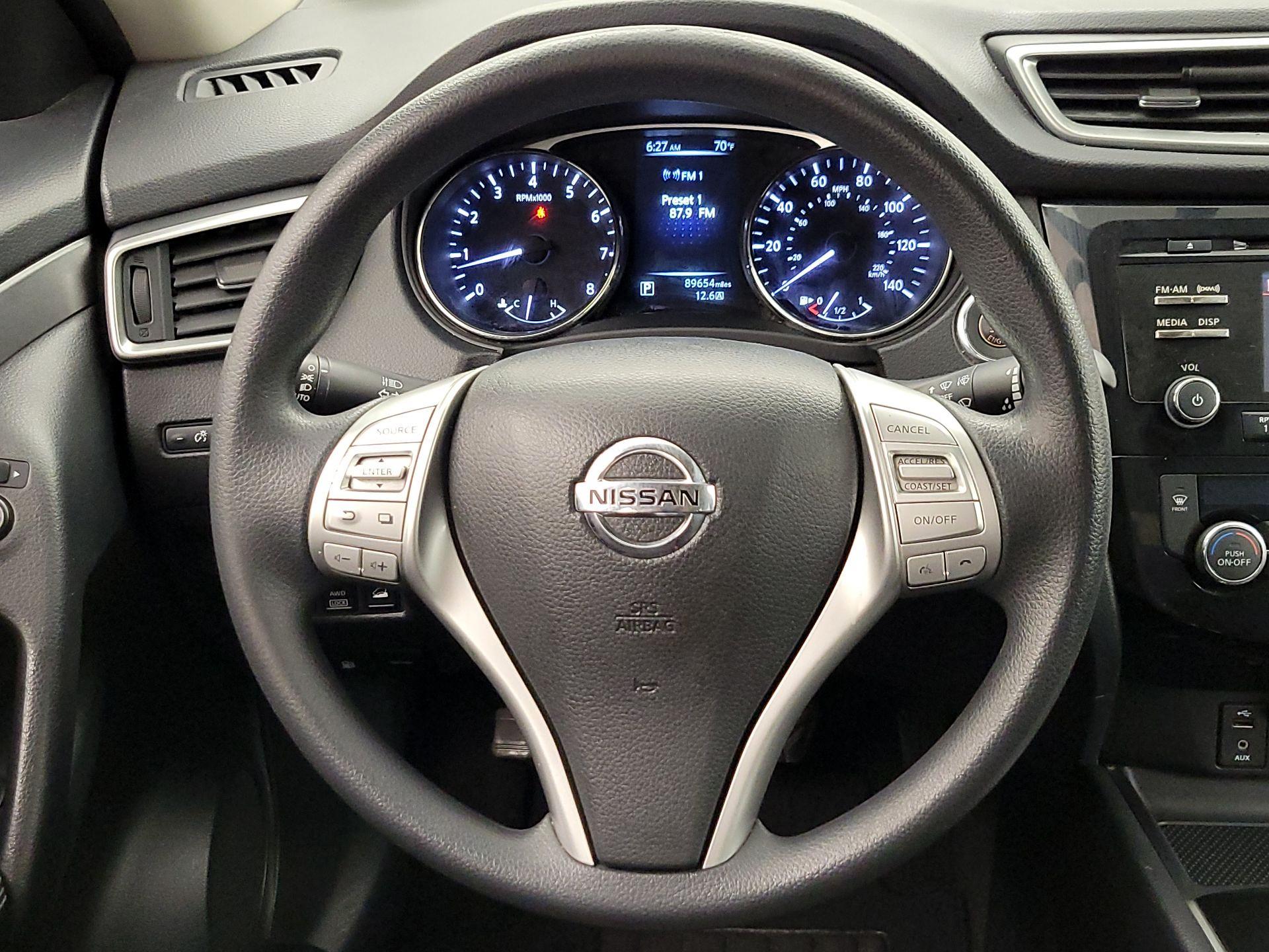 Thumbnail: 2015 Nissan Rogue - 10