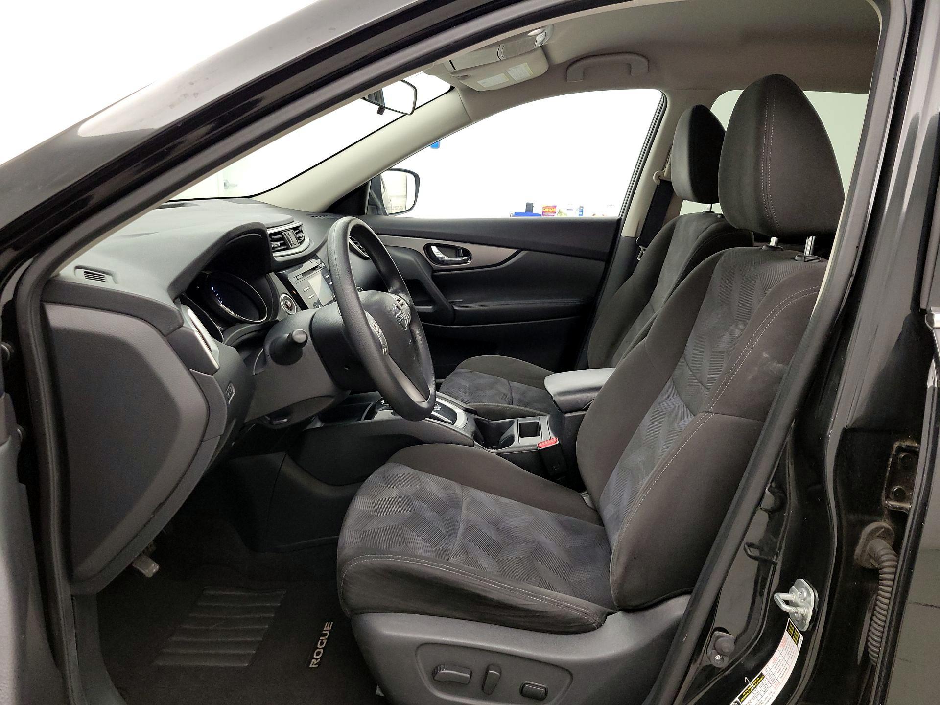 Thumbnail: 2015 Nissan Rogue - 11