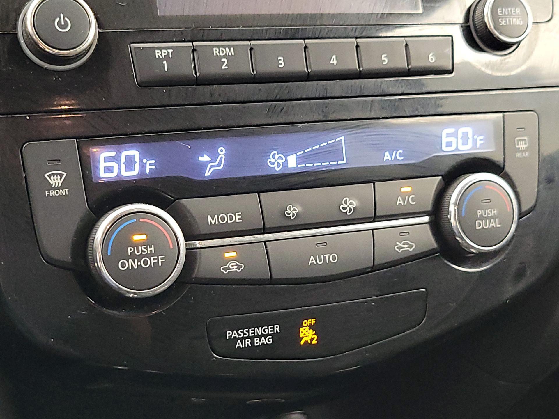 Thumbnail: 2015 Nissan Rogue - 16