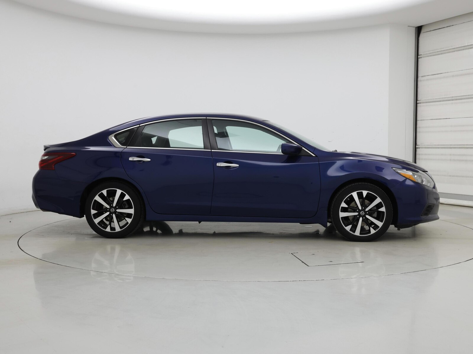 2018 Nissan Altima SR - Photo 8