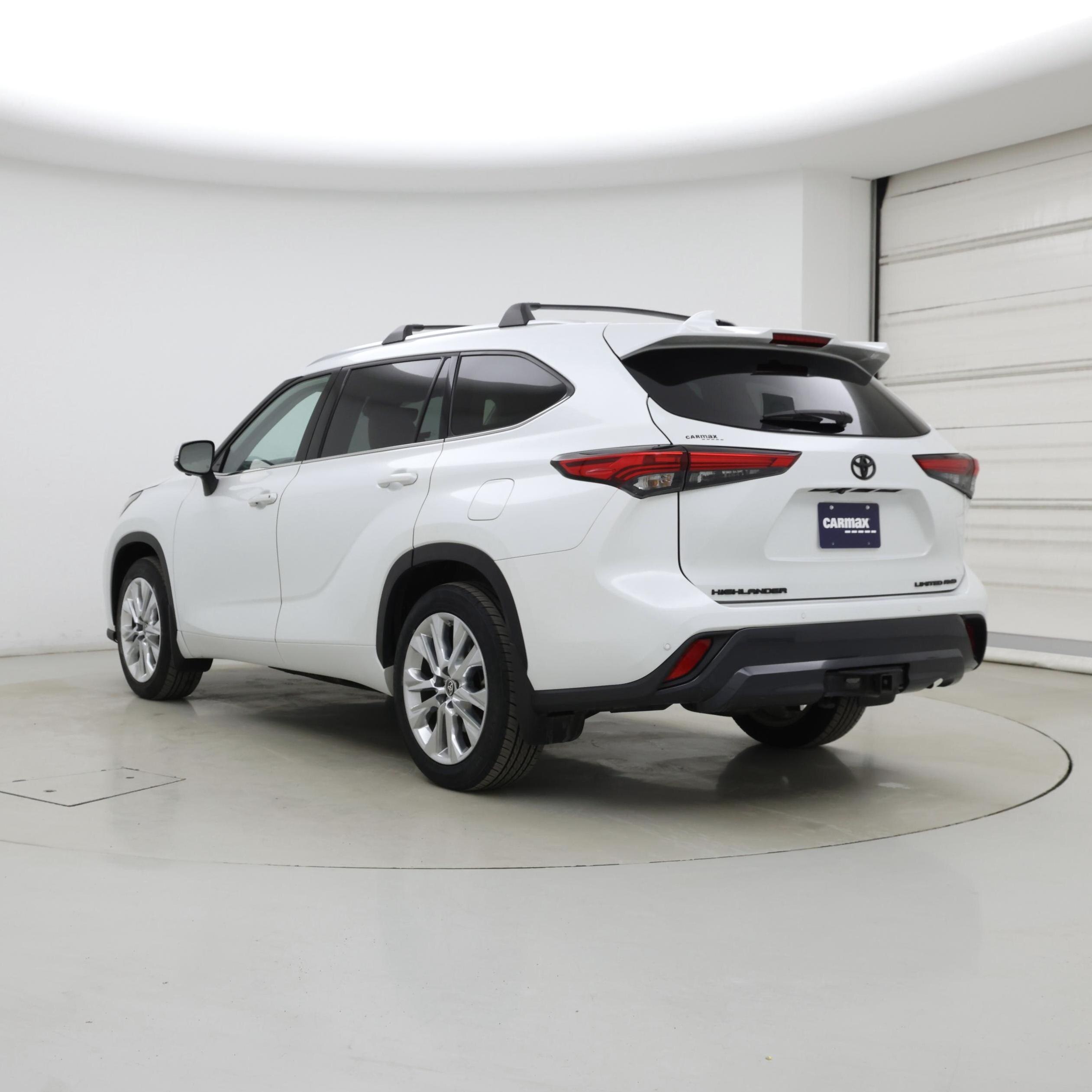 Thumbnail: 2023 Toyota Highlander - 2