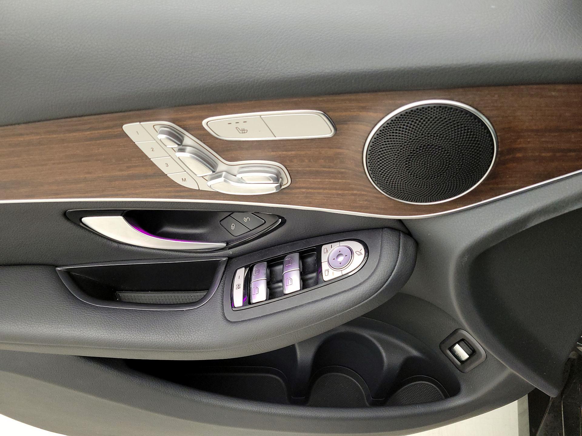 Thumbnail: 2022 Mercedes-Benz GLC - 12