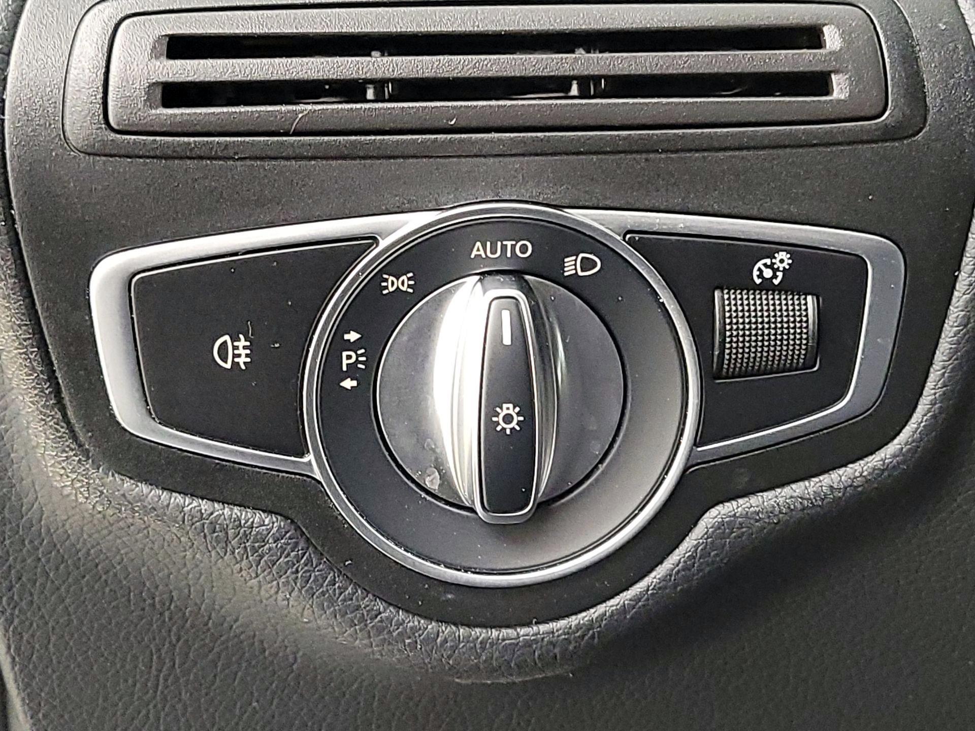 Thumbnail: 2022 Mercedes-Benz GLC - 13