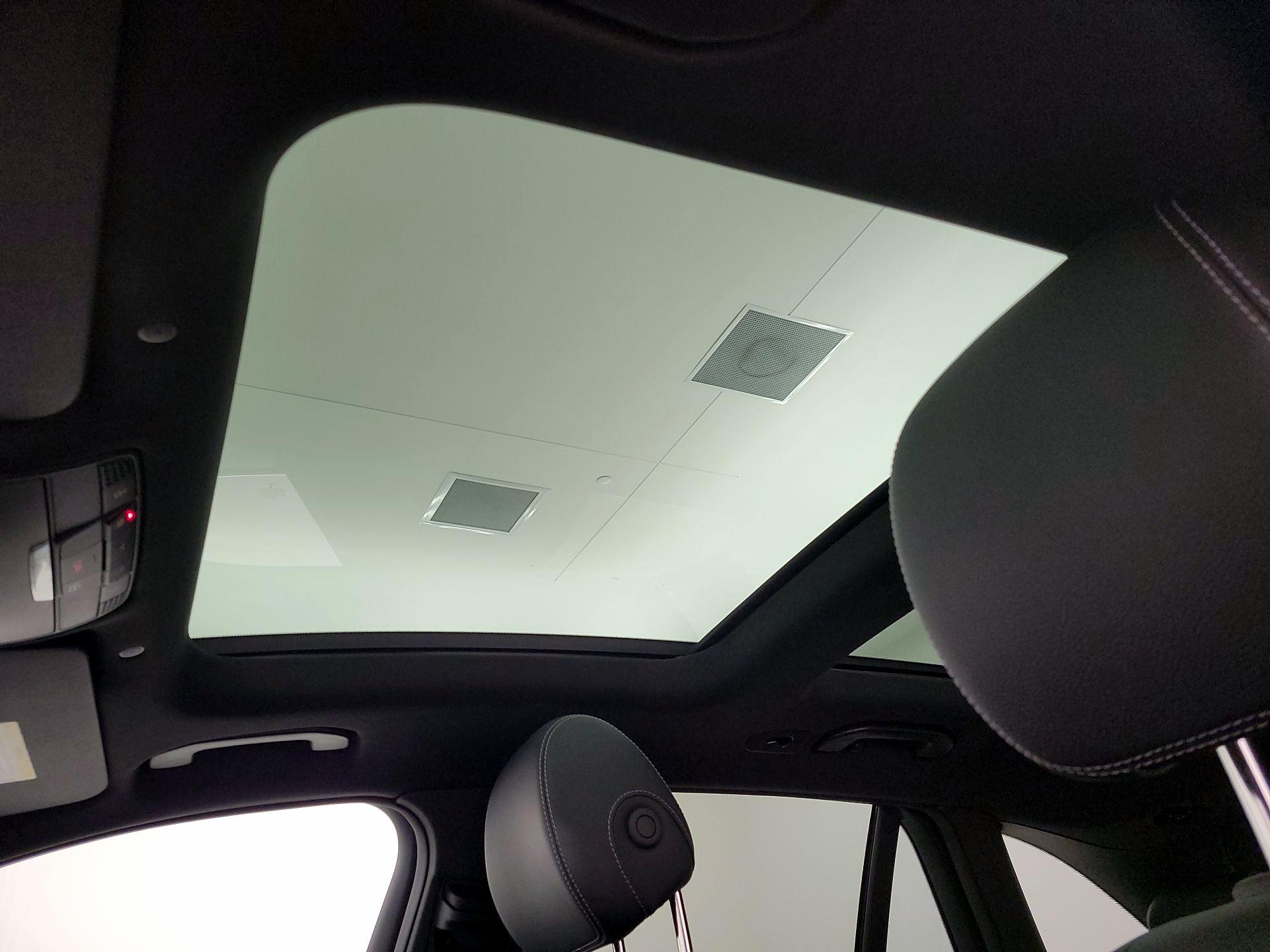 Thumbnail: 2022 Mercedes-Benz GLC - 20