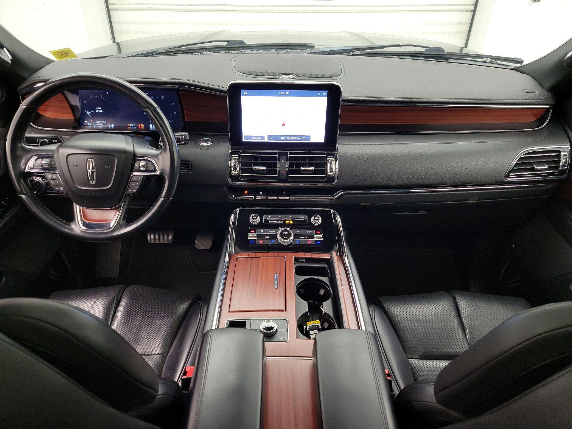 Thumbnail: 2021 Lincoln Navigator L - 9