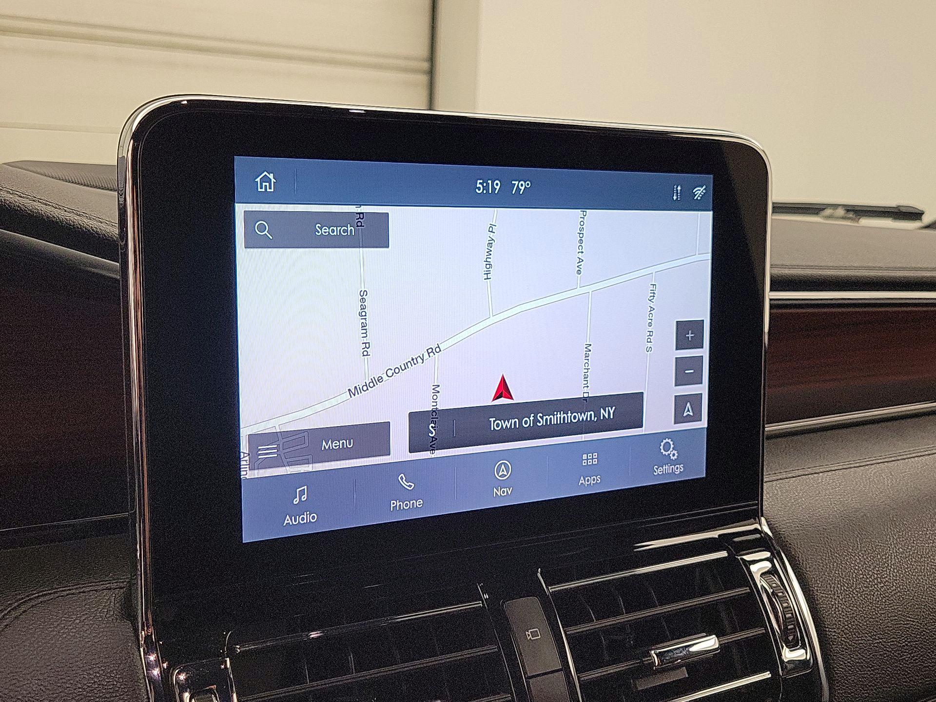 Thumbnail: 2021 Lincoln Navigator L - 14