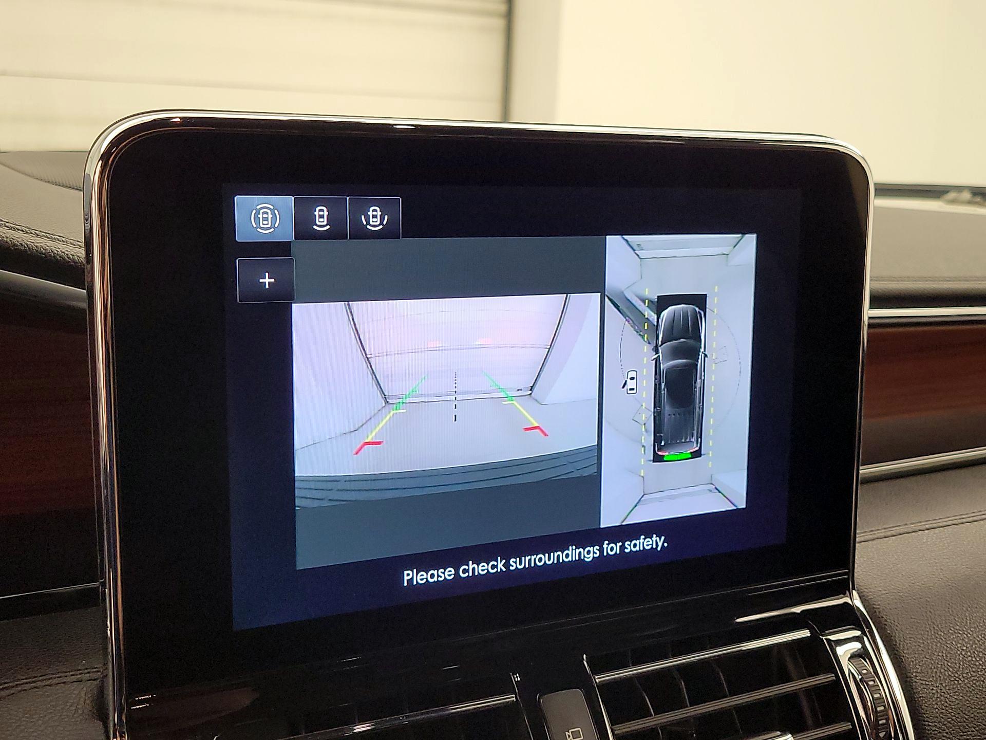 Thumbnail: 2021 Lincoln Navigator L - 15