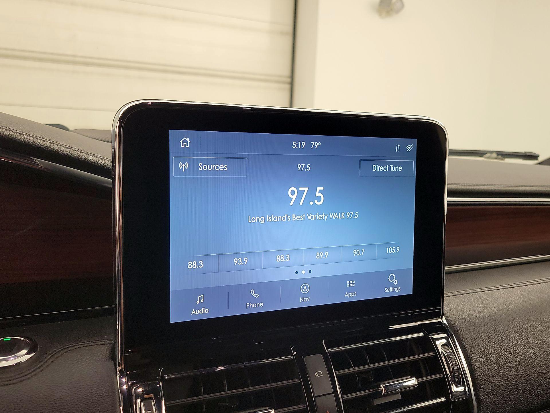 Thumbnail: 2021 Lincoln Navigator L - 16