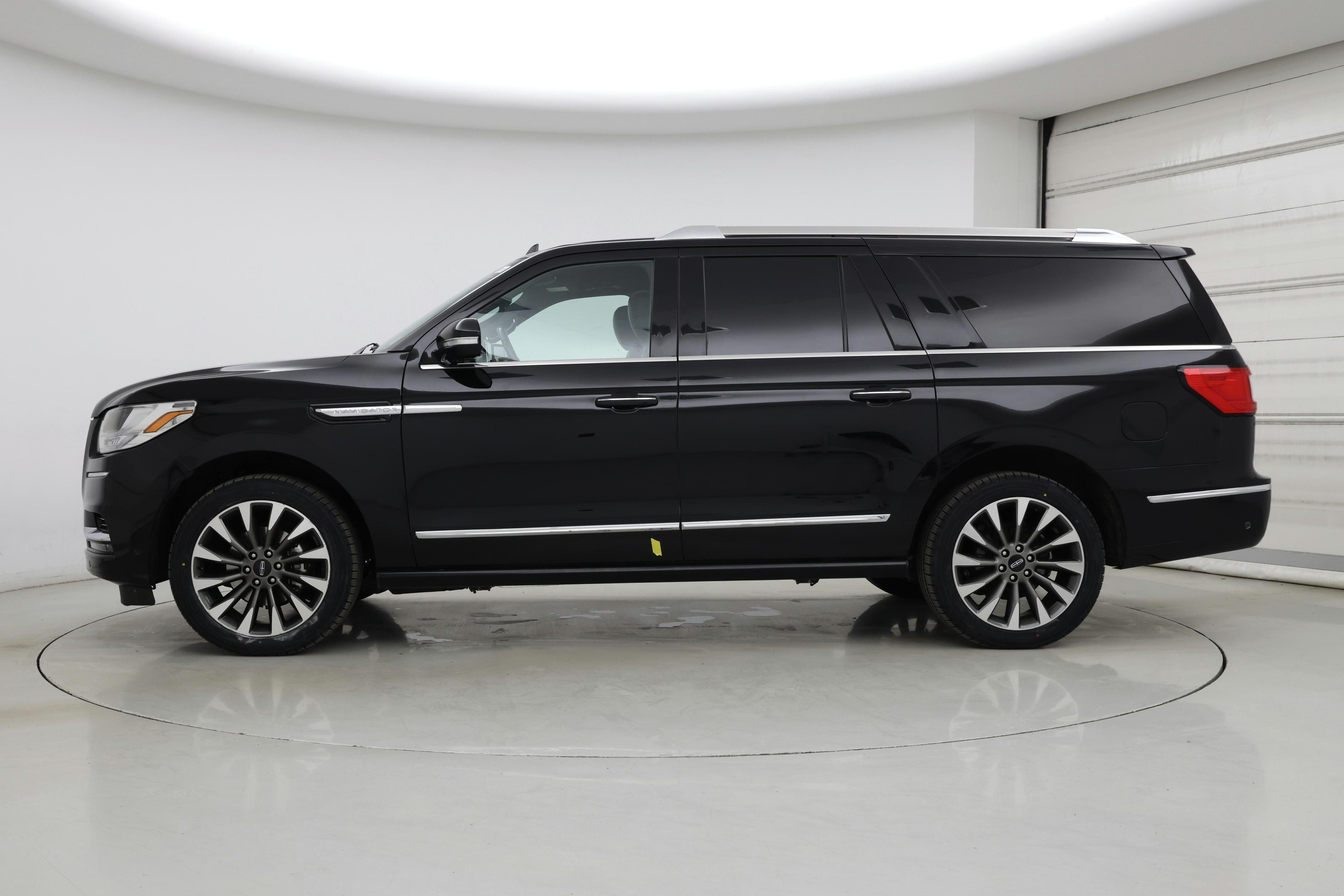 Thumbnail: 2021 Lincoln Navigator L - 3