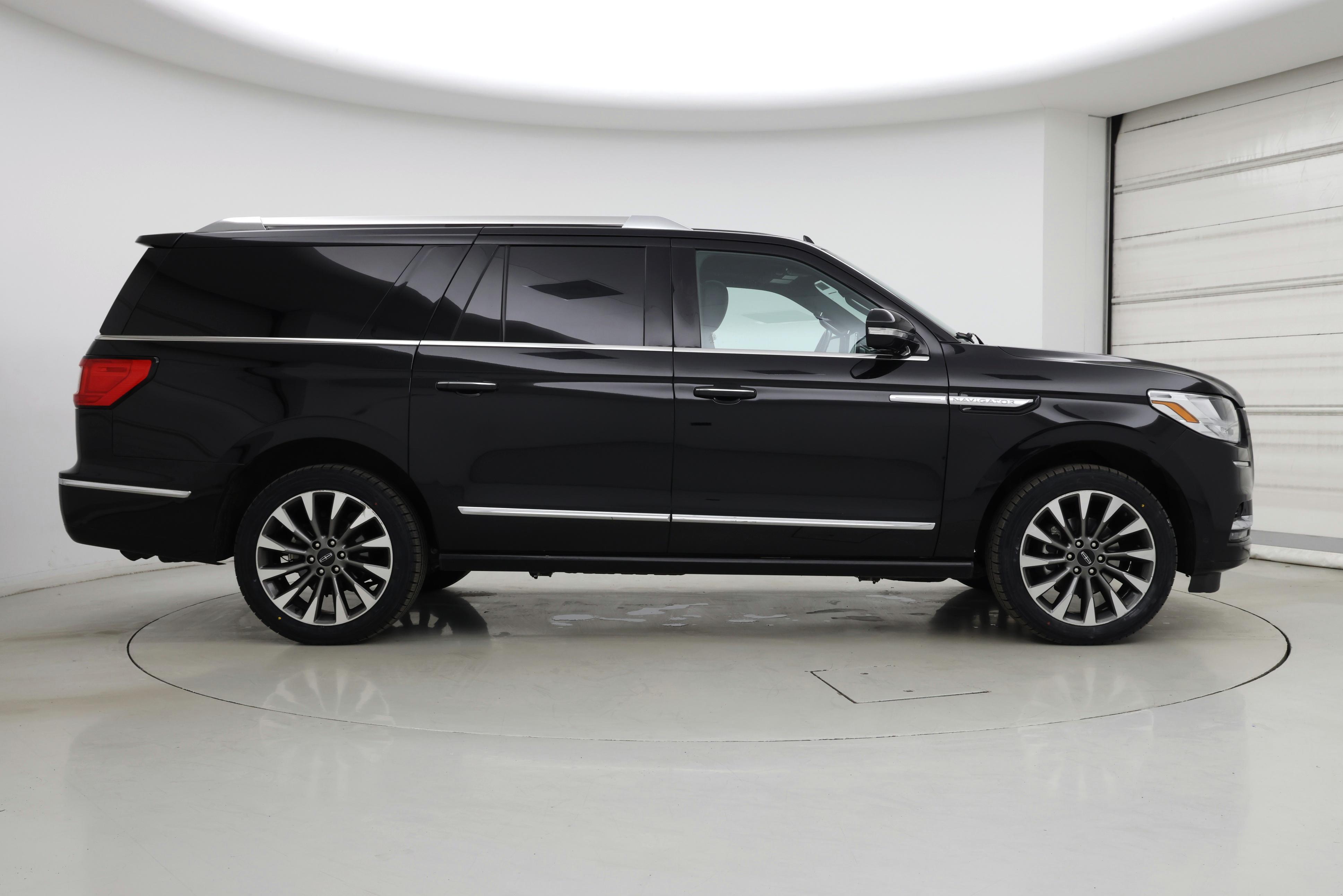 Thumbnail: 2021 Lincoln Navigator L - 7