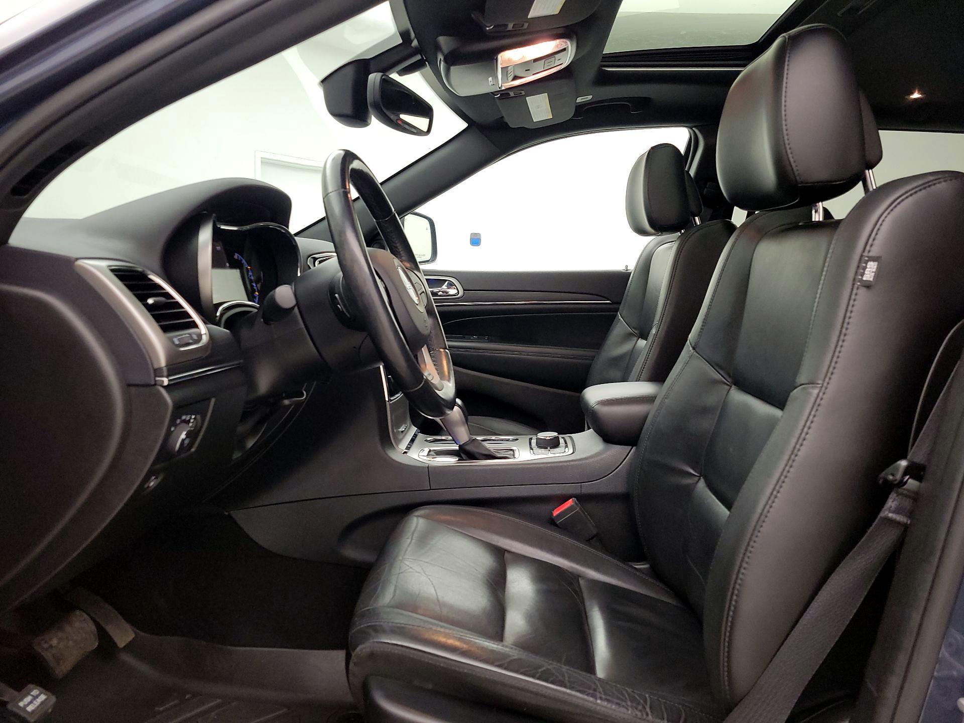 Thumbnail: 2020 Jeep Grand Cherokee - 11