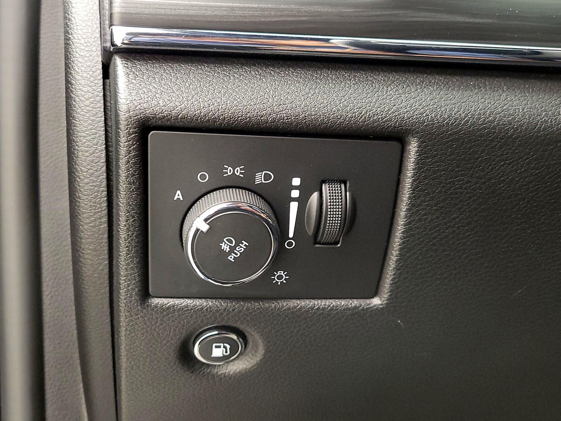 Thumbnail: 2020 Jeep Grand Cherokee - 13