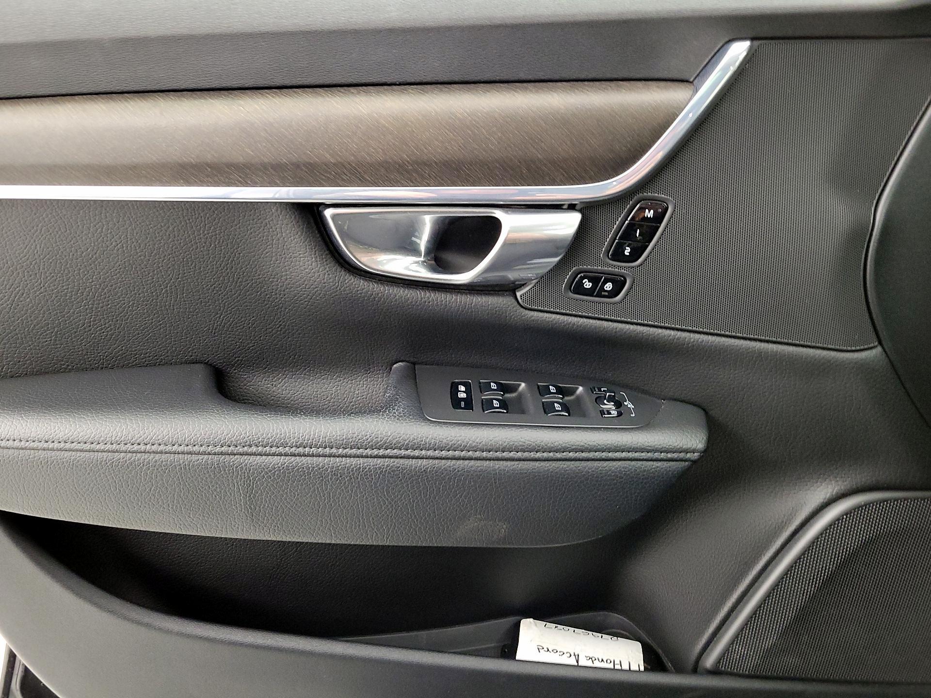 Thumbnail: 2018 Volvo V90 - 12