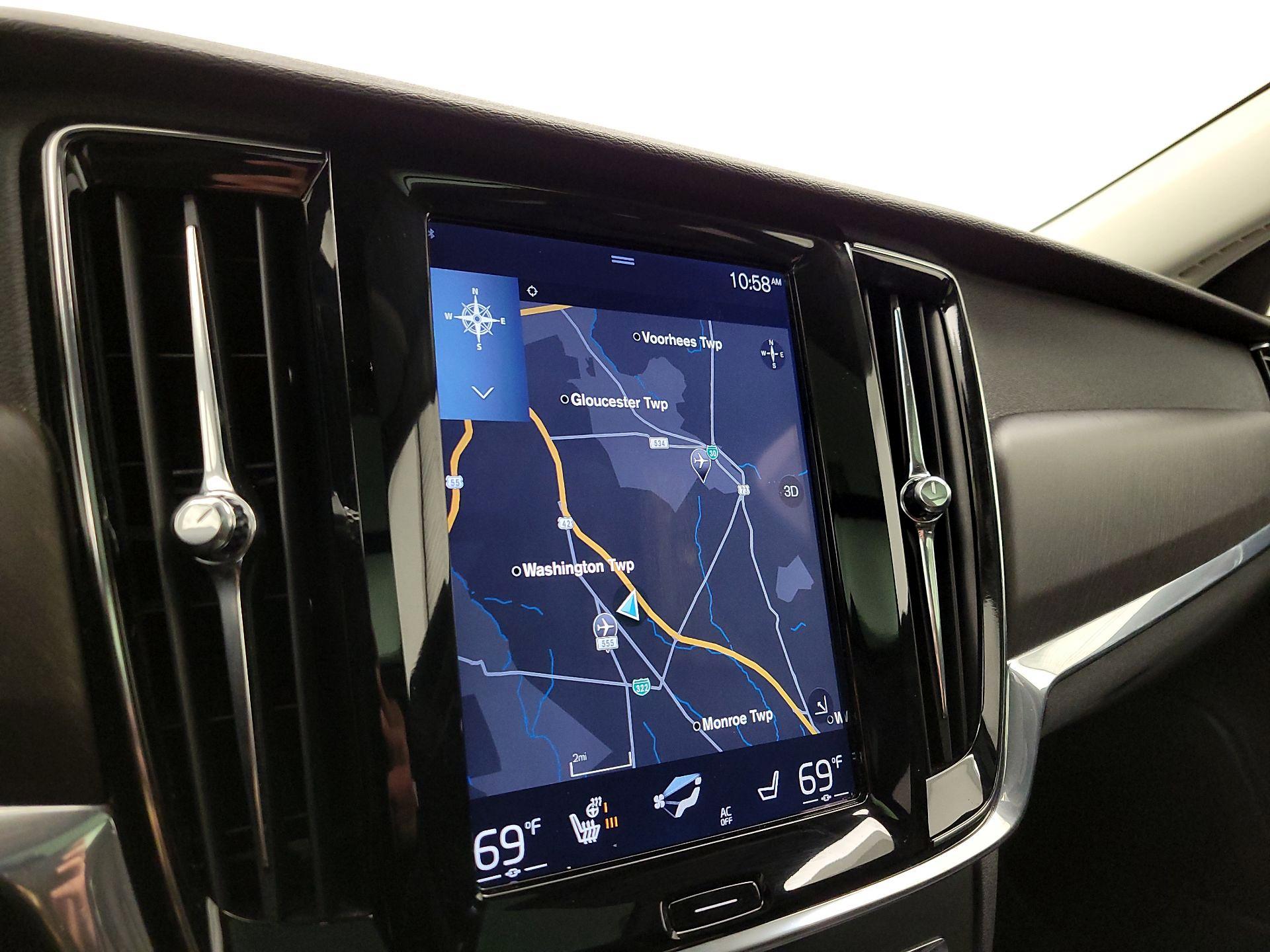 Thumbnail: 2018 Volvo V90 - 14