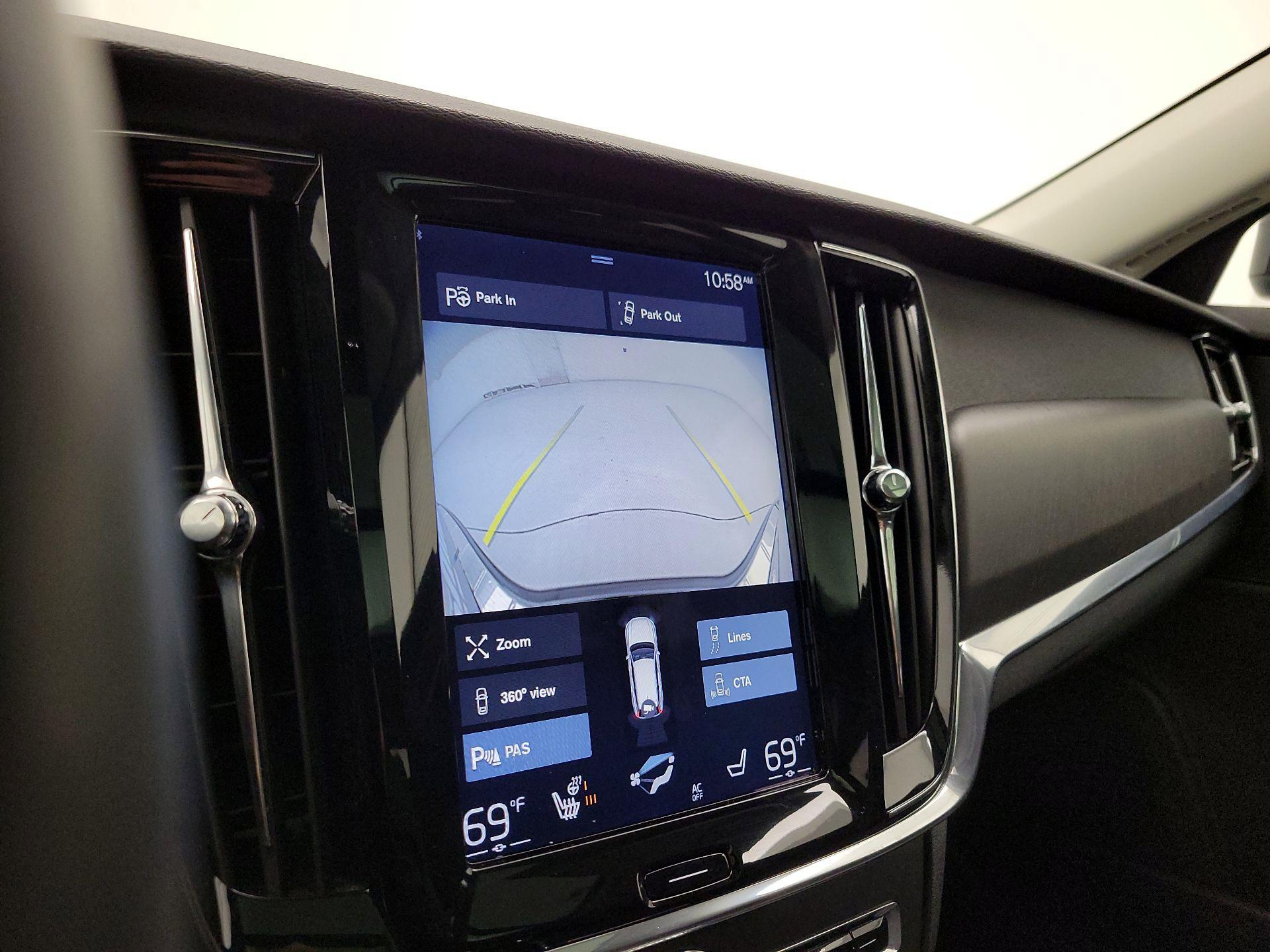 Thumbnail: 2018 Volvo V90 - 15