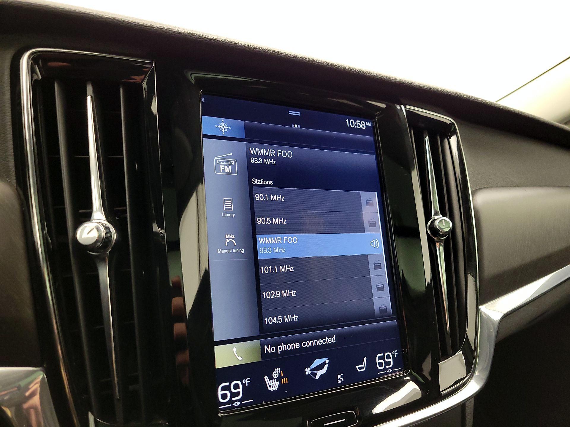 Thumbnail: 2018 Volvo V90 - 16