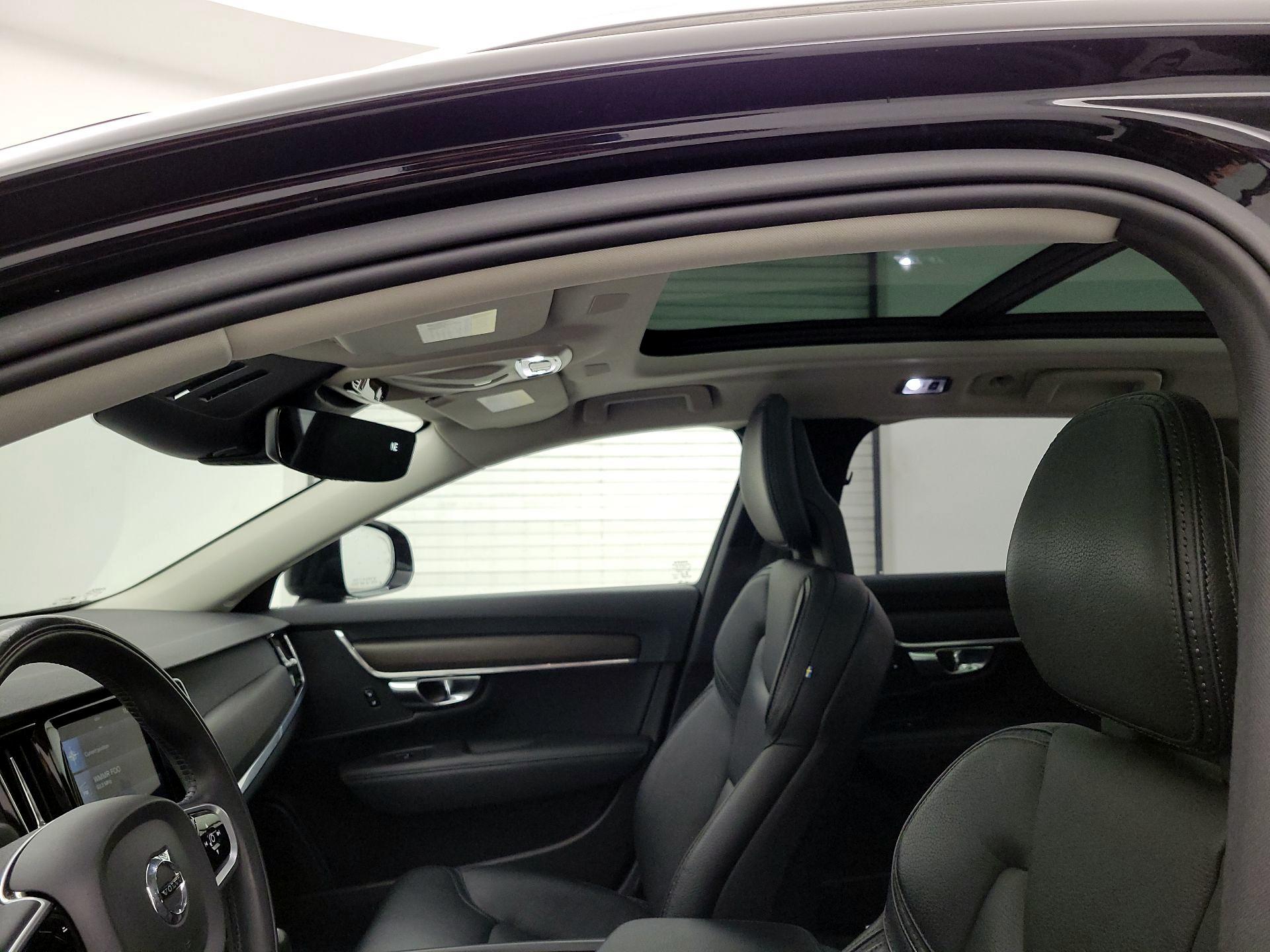 Thumbnail: 2018 Volvo V90 - 19