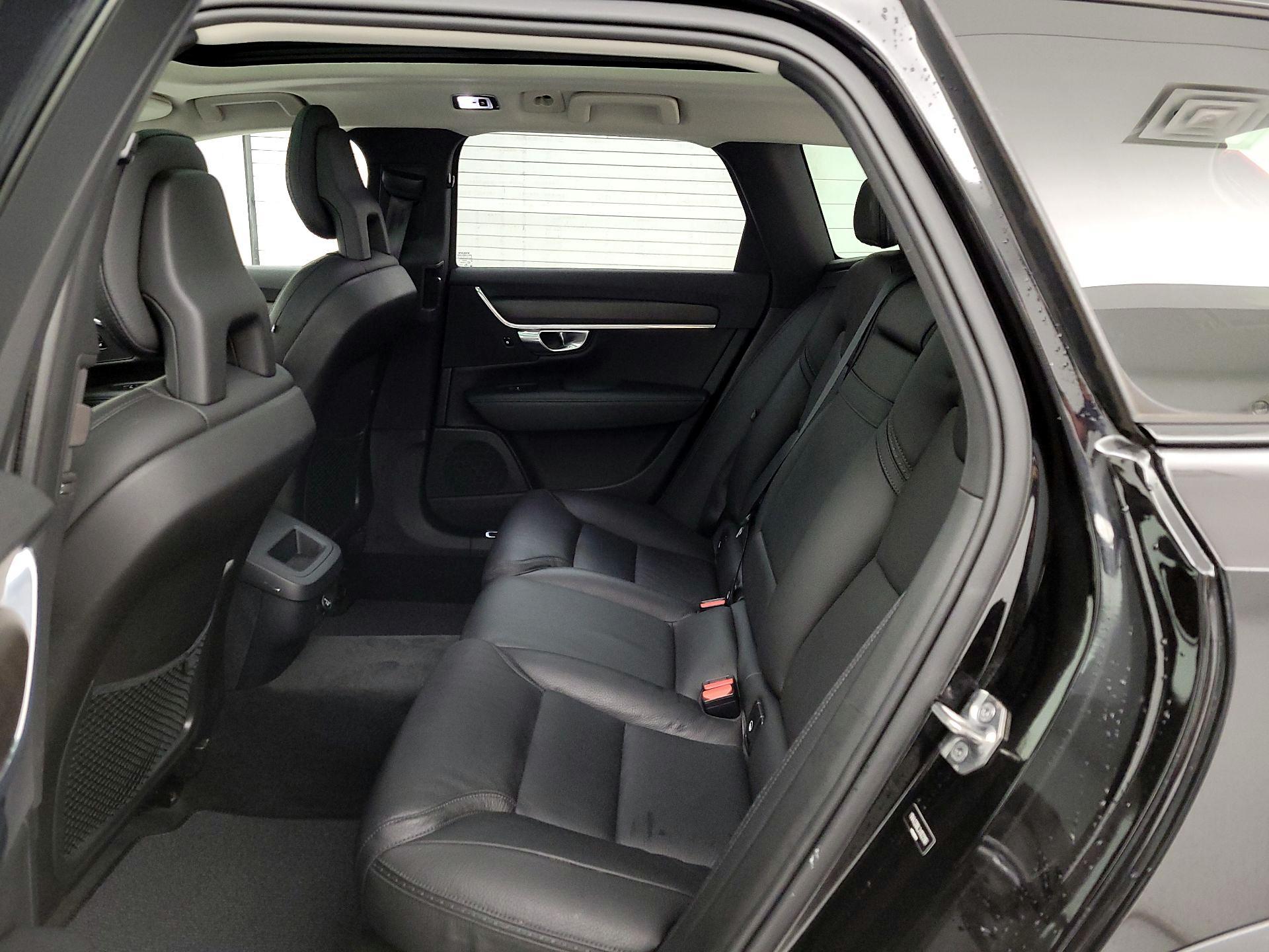 Thumbnail: 2018 Volvo V90 - 20