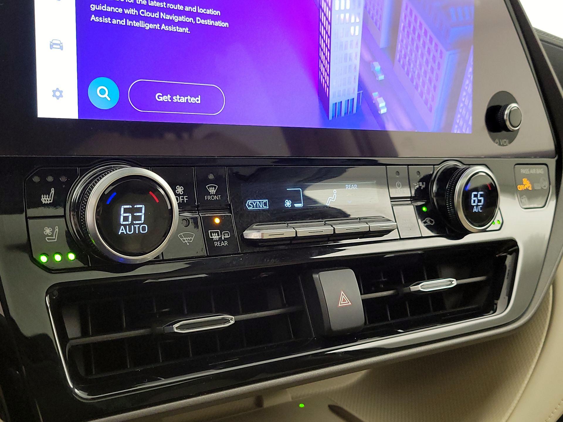 Thumbnail: 2023 Toyota Highlander - 16