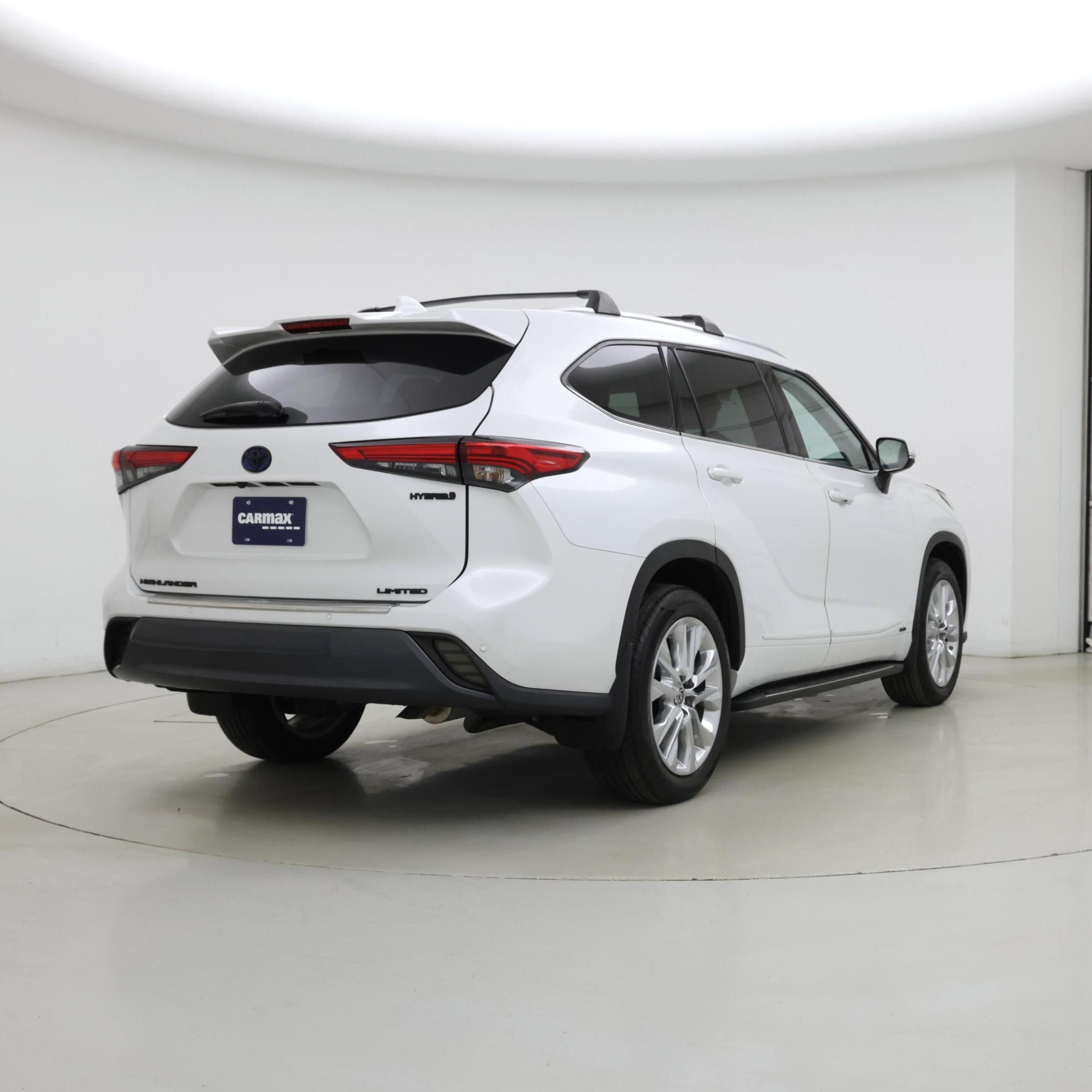 Thumbnail: 2023 Toyota Highlander - 8