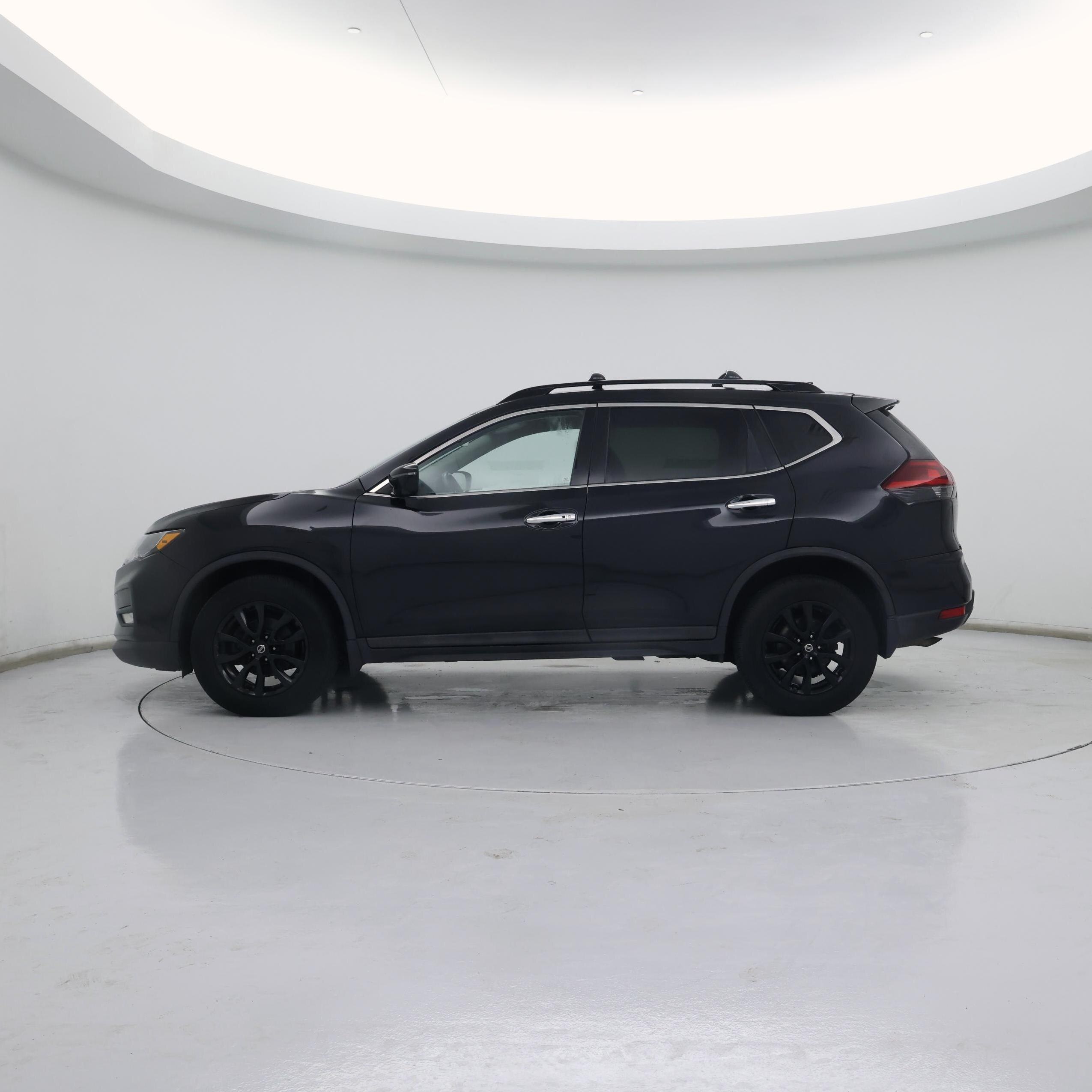 Thumbnail: 2018 Nissan Rogue - 3