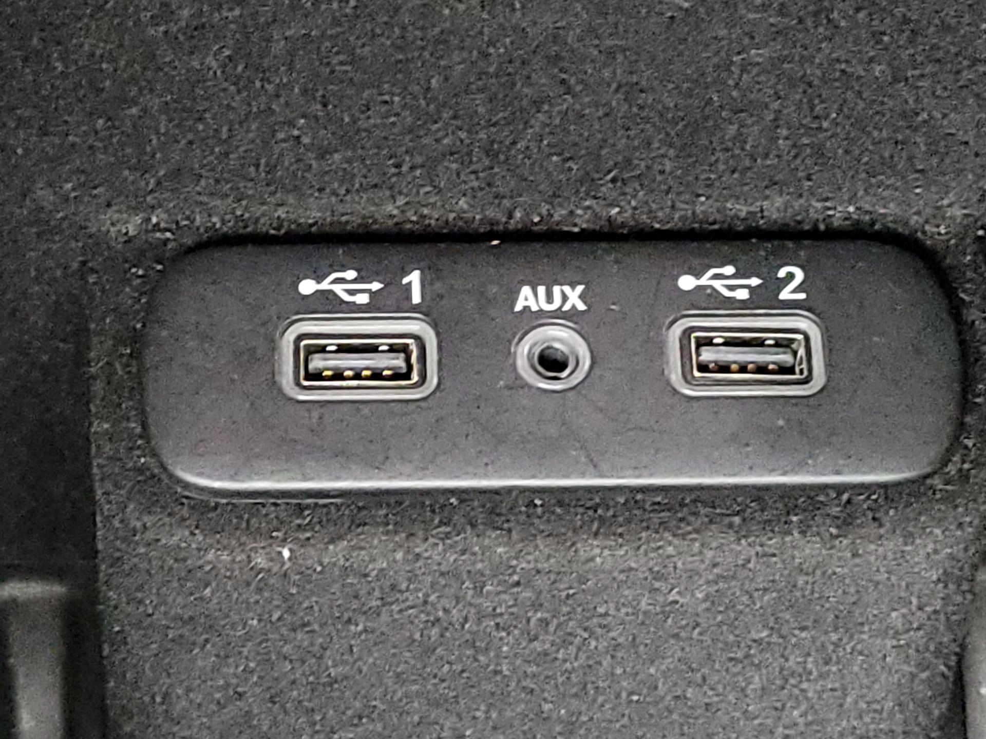 Thumbnail: 2020 Dodge Charger - 18